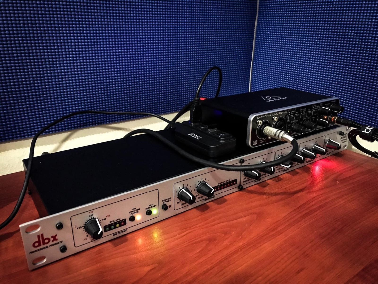dbx DBX286SV Instrument, Microphone Preamp & Channel Strip Processor, with Compression, De-Esser, Enhancer, Expander/Gate, Loop-Out. Metering LEDs, XLR and ¼” inputs. Rack Mountable 1U. Silver | Compression, De-Esser, Enhancer, Expander/Gate, Loop-Out. Metering LEDs, XLR and 14 inputs. Rack Mountable 1U. Silver customer photo 1