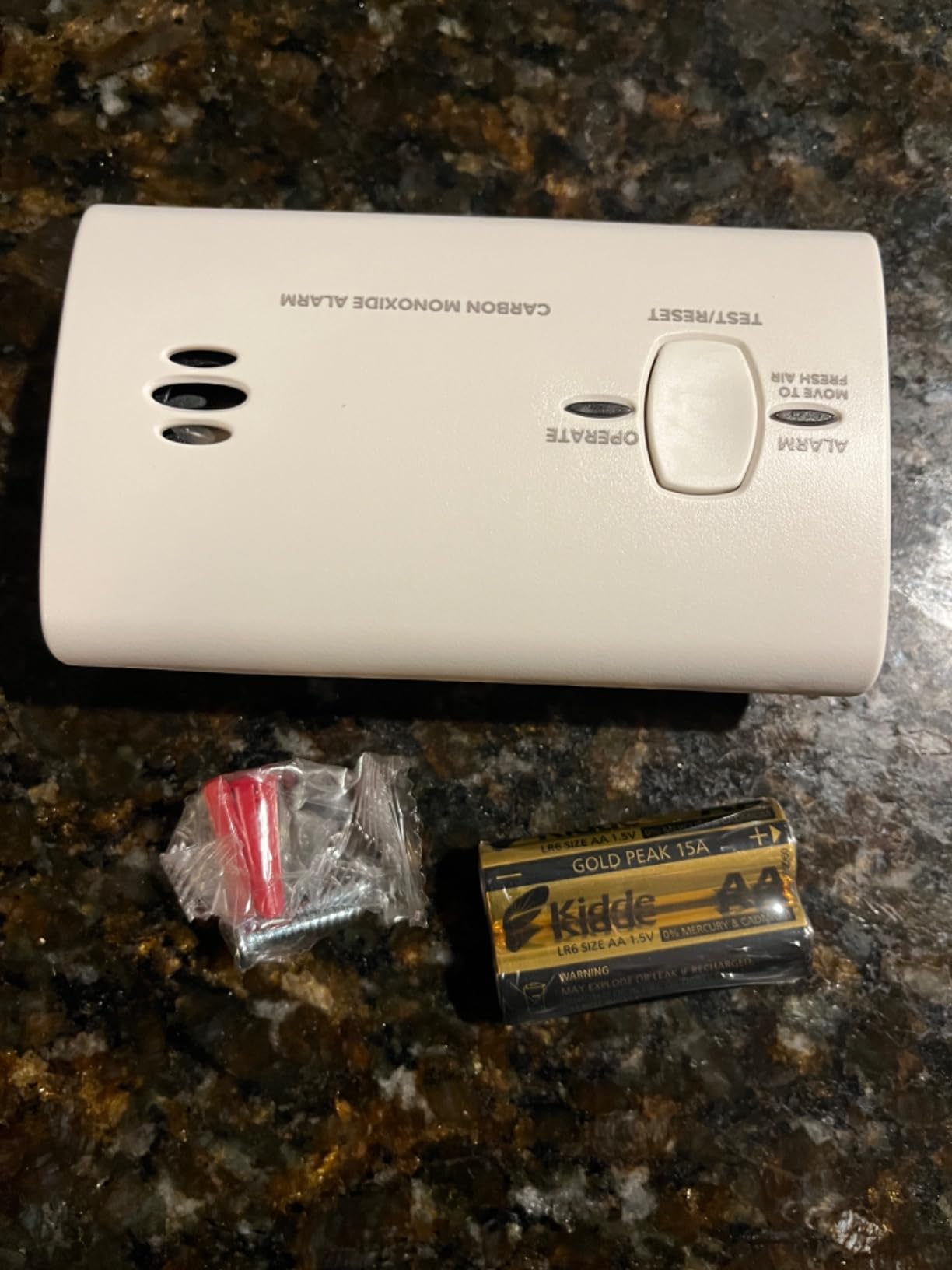 Kidde Carbon Monoxide Detector, Battery Powered CO Alarm with LEDs, Test-Reset Button, Low Battery Indicator, Portable customer photo 2