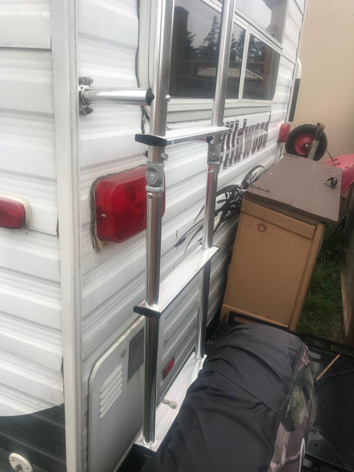 Stromberg Carlson LA-401 Universal Exterior RV Ladder, Heavy-Duty Rear Ladder for Travel Trailers & Campers, Roof Access, Durable Silver Finish, Easy Installation, Universal Fit, Silver customer photo 2