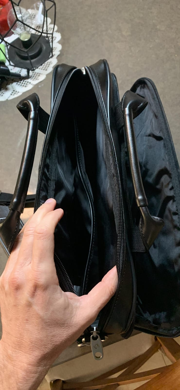 Samsonite Leather Slim Briefcase, Black, 16 Inch customer photo 1