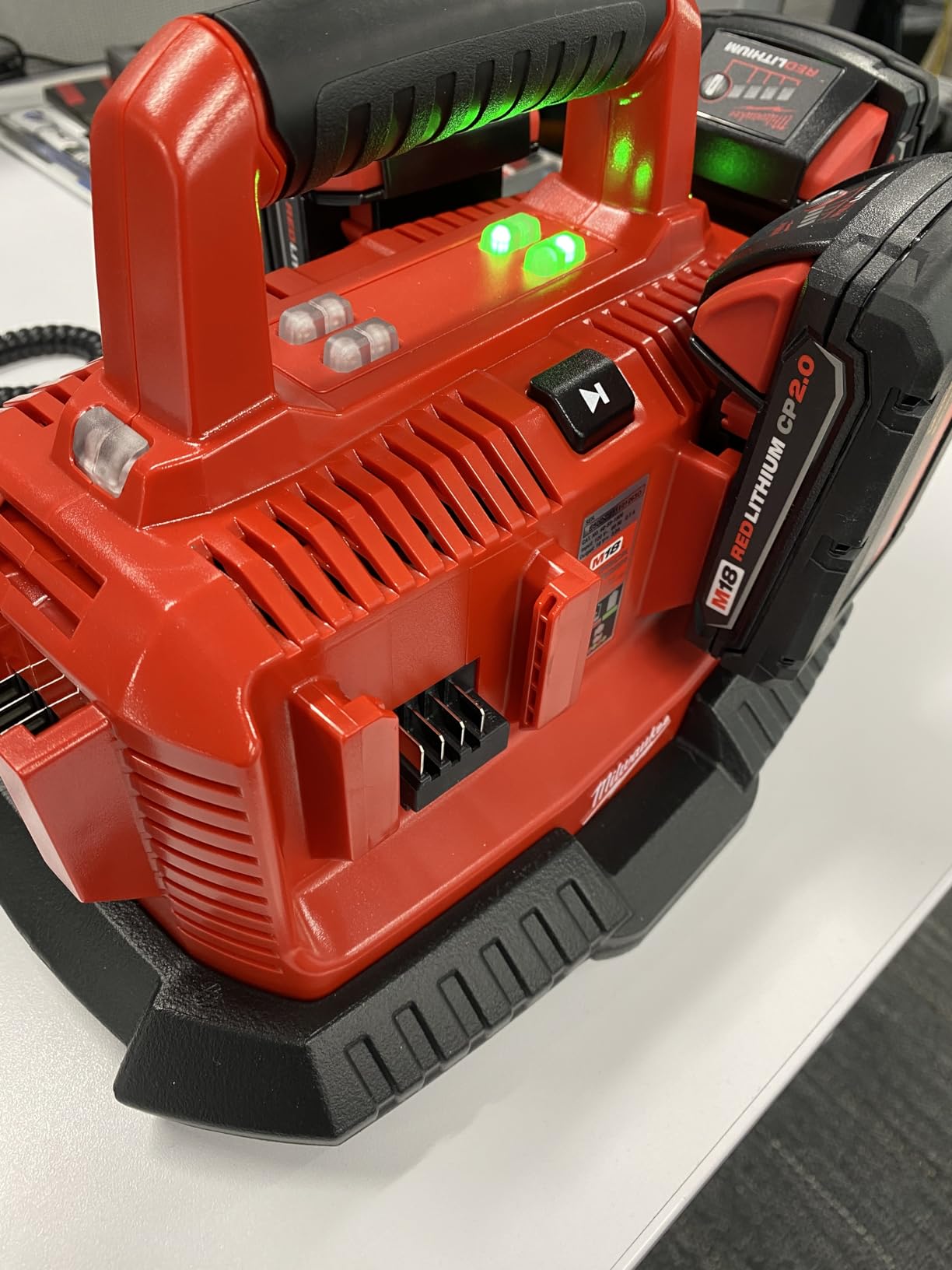 Milwaukee 48-59-1806 M18 Six Pack Sequential Charger customer photo 1