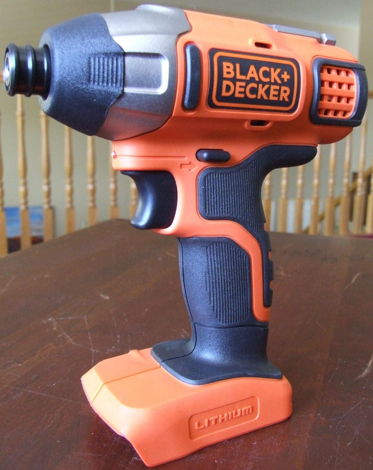 BLACK+DECKER 20V MAX* POWERCONNECT 1/4 in. Cordless Impact Driver Kit (BDCI20C) customer photo 2