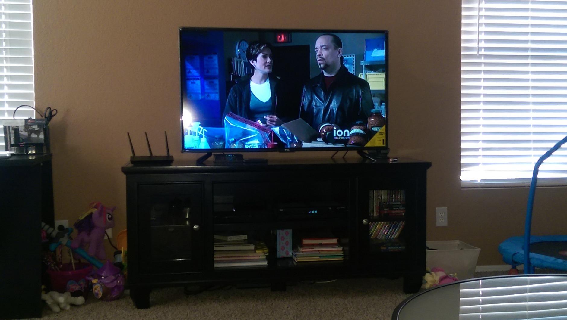 TCL 32D2700 32-Inch 720p 60Hz LED TV customer photo 2