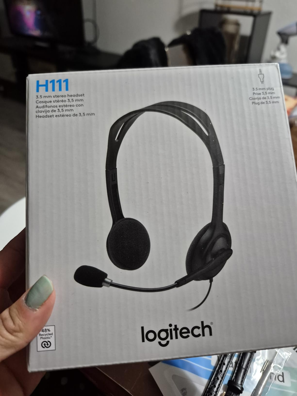 Logitech H111 Stereo Headset with 3.5 mm Audio Jack - Black customer photo 1