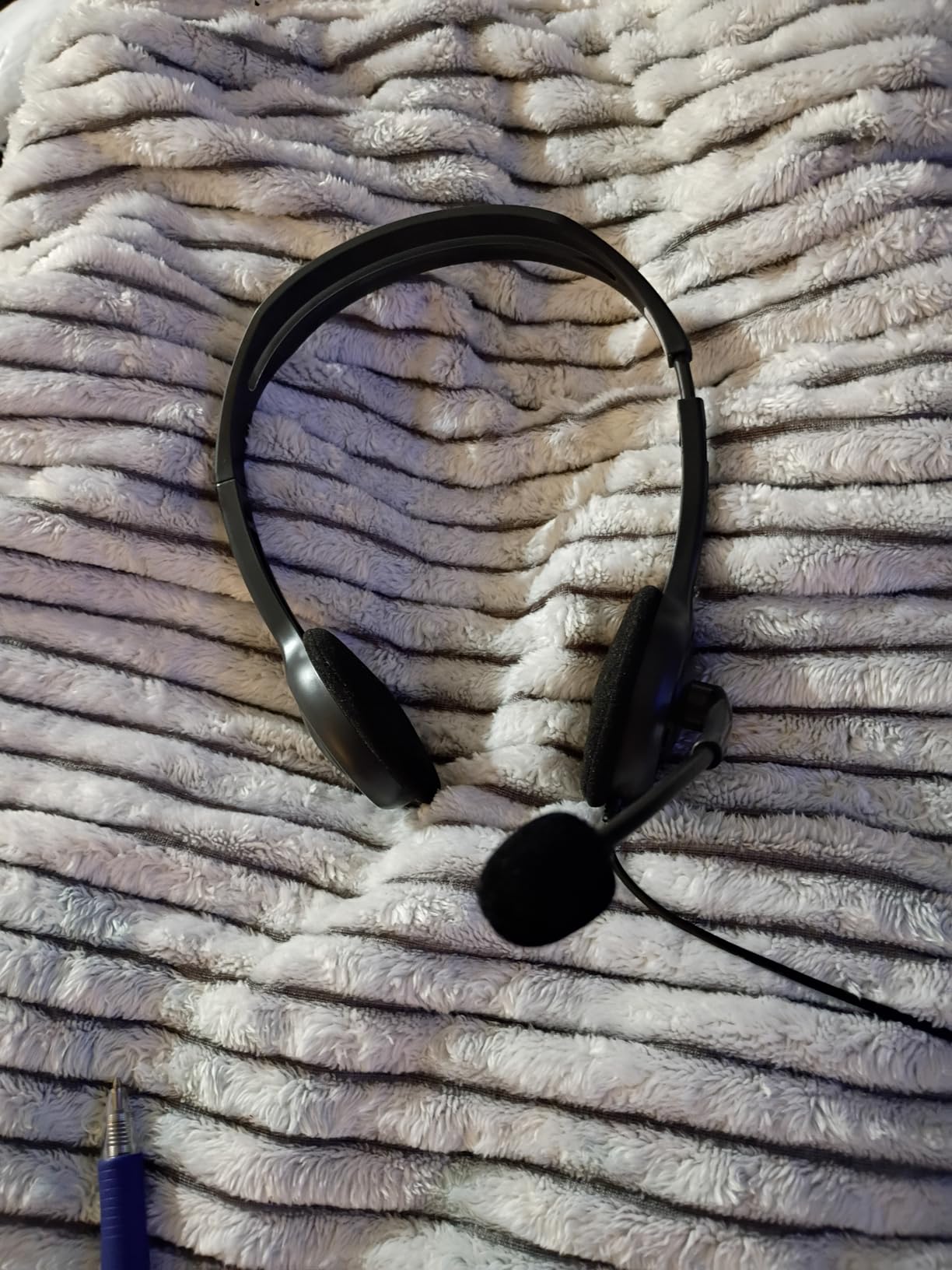 Logitech H111 Stereo Headset with 3.5 mm Audio Jack - Black customer photo 2