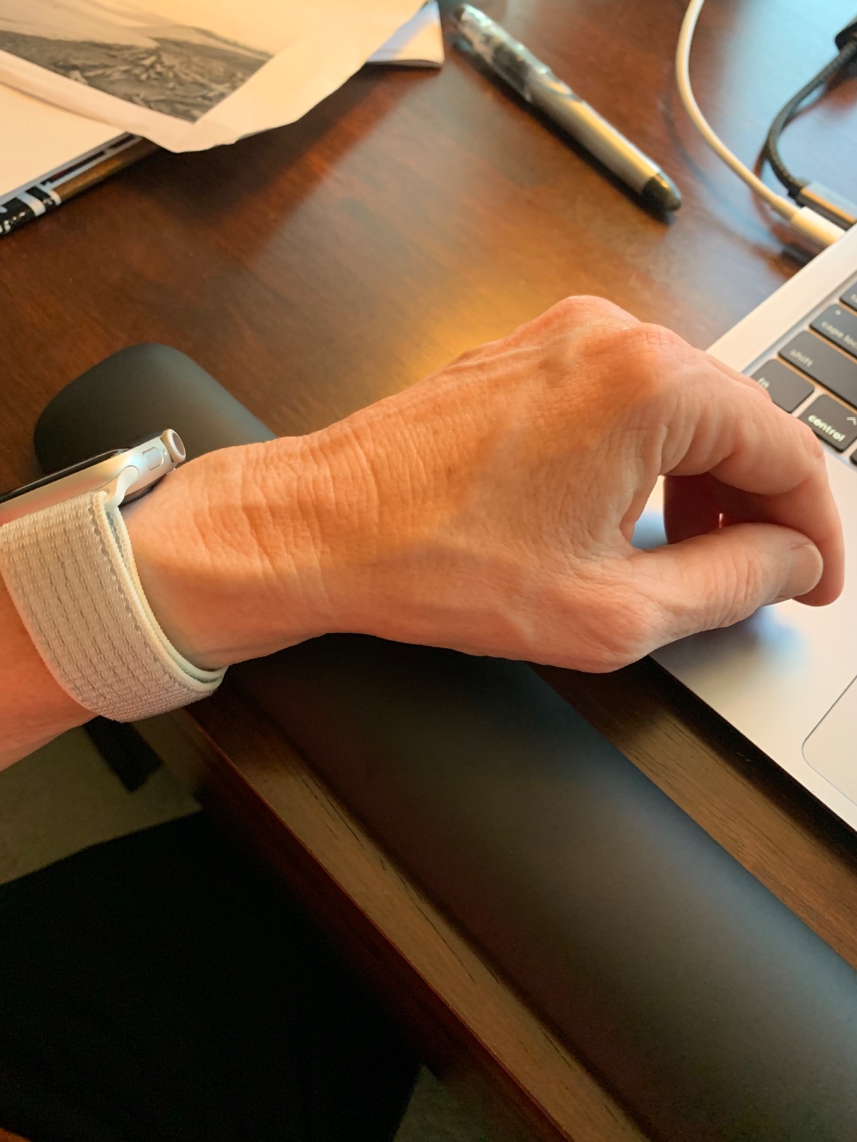 3M Gel Wrist Rest for Keyboards, Soothing 3M Gel Technology and Satin Smooth Cover for All Day Comfort and Support, Durable and Easy to Clean, 19
