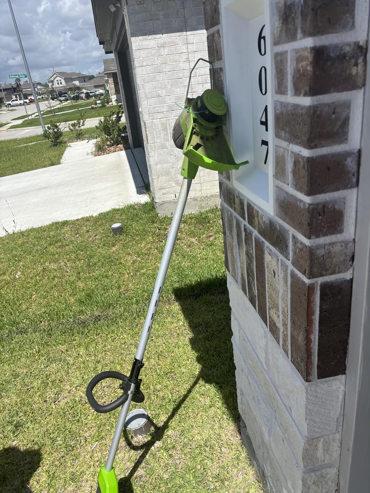 Greenworks 40V 12 in Cordless String Trimmer, 2.0 Ah Battery and Charger customer photo 2