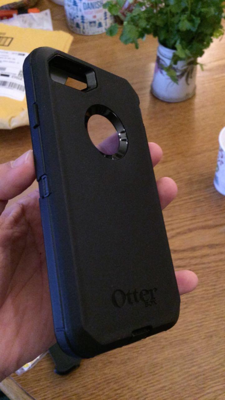 OtterBox iPhone SE 3rd & 2nd Gen, iPhone 8 & iPhone 7 (not Compatible with Plus Sized Models) Defender Series Case - Black, Rugged & Durable, with Port Protection, Includes Holster Clip Kickstand customer photo 2