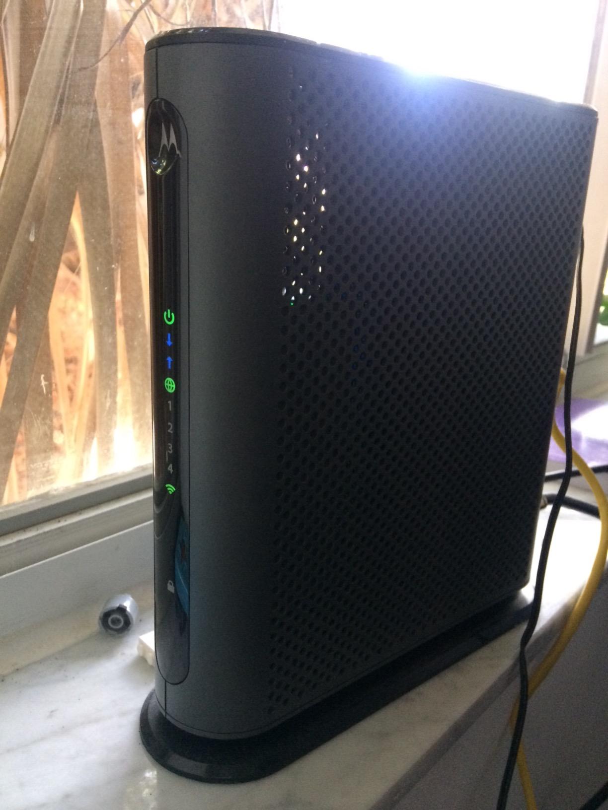 Motorola MG7315 Modem WiFi Router Combo | 2-in-1 Cable Modem with Built in WiFi | DOCSIS 3.0 Modem | N450 WiFi | Approved for Comcast Xfinity, Cox, and Spectrum customer photo 2