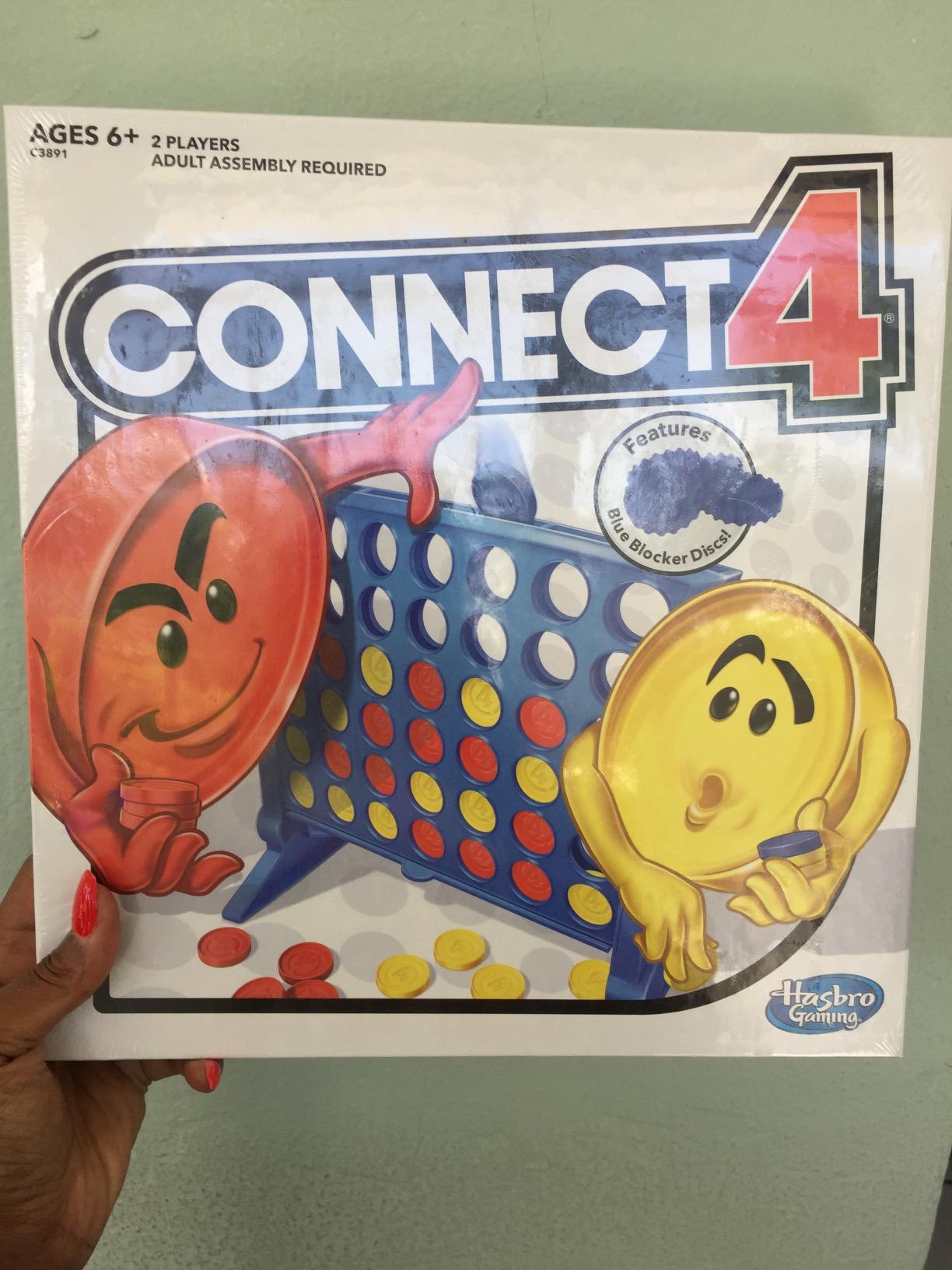 Hasbro Gaming Connect 4 Strategy Board Game for Ages 6 and Up (Amazon Exclusive) customer photo 1