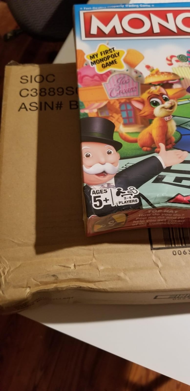Monopoly Junior Board Game for 4 Players, Ages 5 and up (Amazon Exclusive) customer photo 1