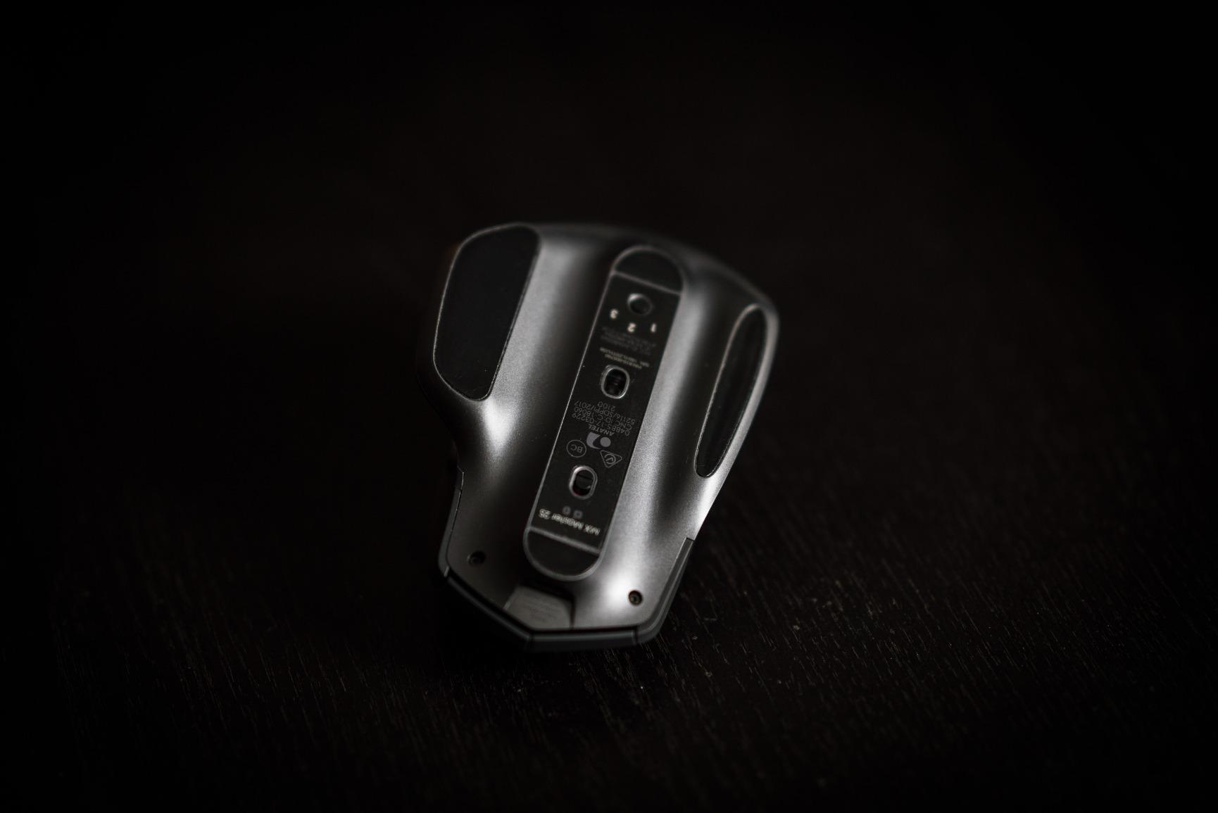 Logitech MX Master 2S Bluetooth Edition Wireless Mouse, Multi-Surface, Hyper-Fast Scrolling, Ergonomic, Rechargeable, Connects Up to 3 Mac/PC Computers,Color-Graphite. customer photo 2