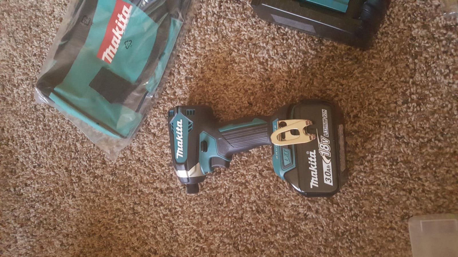 Makita XDT131 18V LXT® Lithium-Ion Brushless Cordless Impact Driver Kit (3.0Ah) customer photo 2