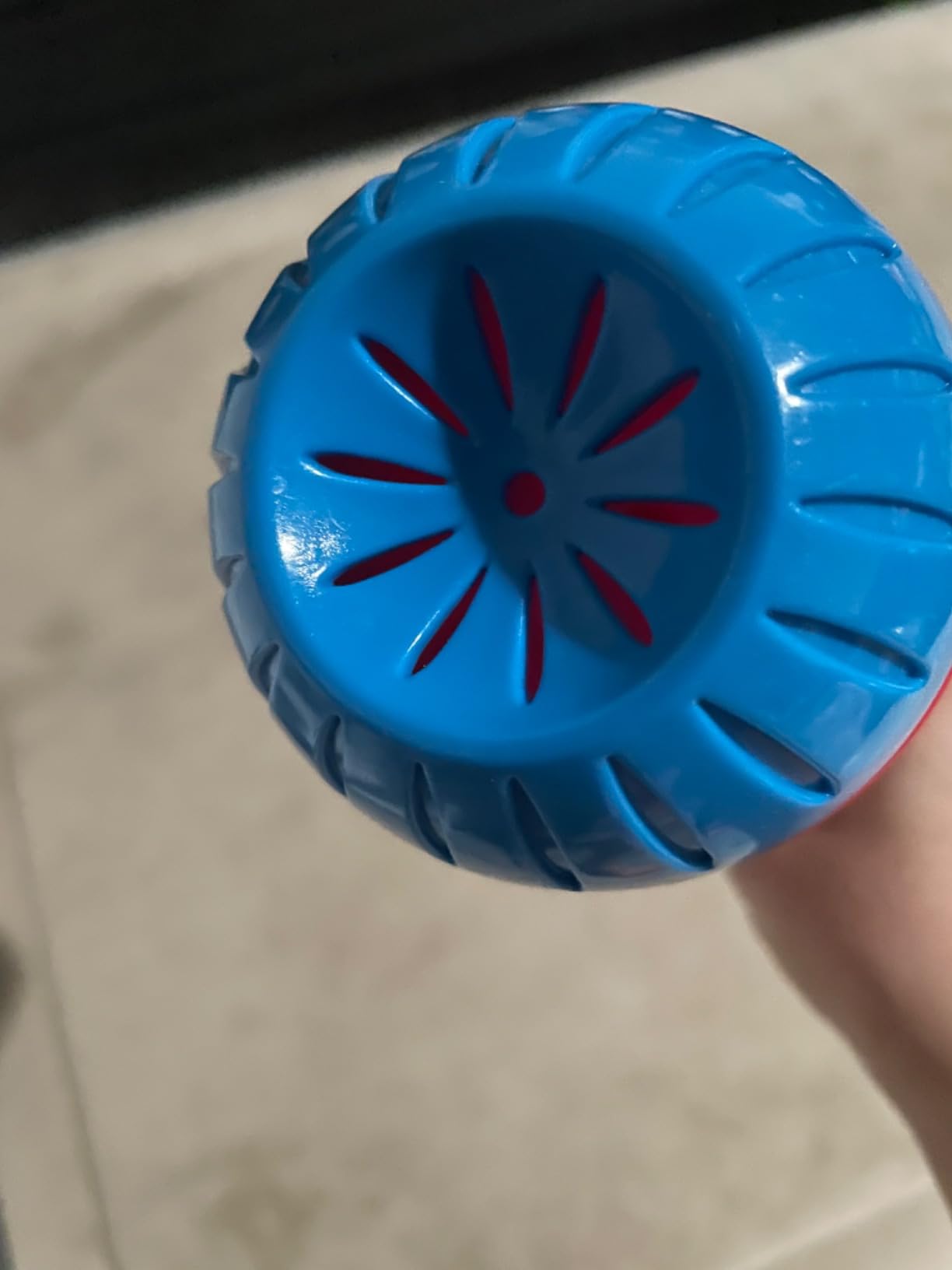 Hape Mighty Echo Microphone | Battery-Free Voice Amplifying Microphone Toy for Kids 1 Year & Up, Red, Model Number: E0337 customer photo 2