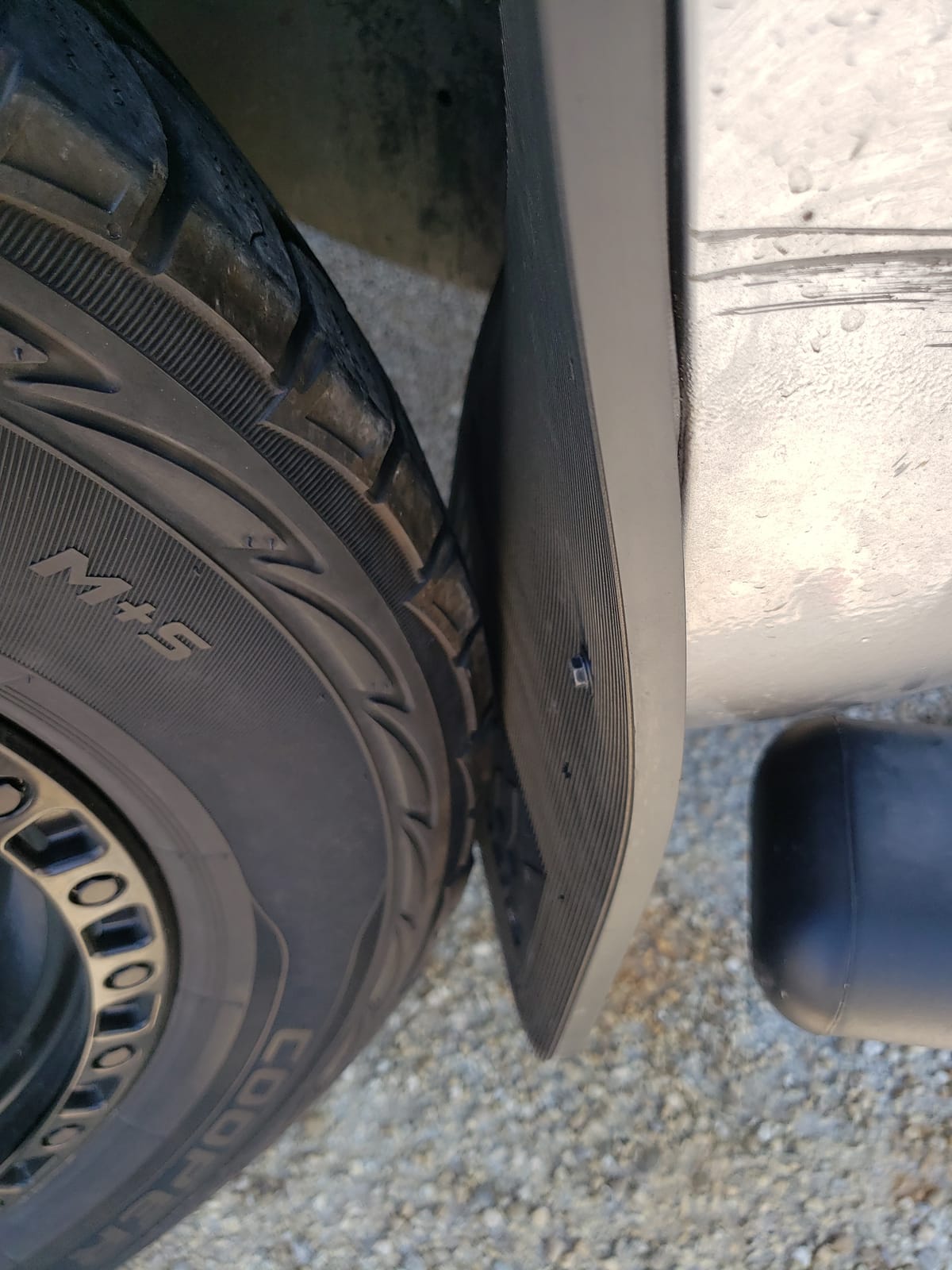Husky Liners Universal Muddog Mud Flaps | Rubber Front Mud Flaps - 12