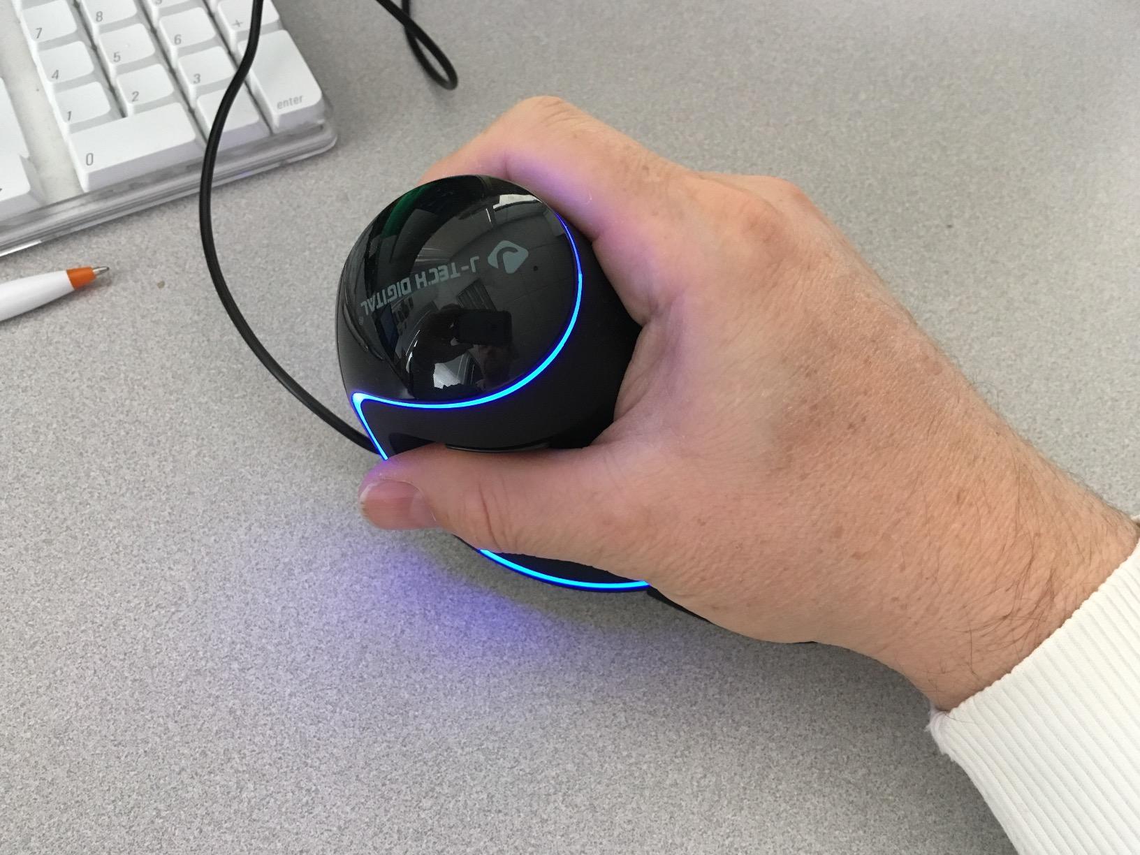 J-Tech Digital Wired Ergonomic Vertical USB Mouse with Adjustable Sensitivity (600/1000/1600 DPI), Scroll Endurance, Removable Palm Rest & Thumb Buttons [V628] customer photo 1