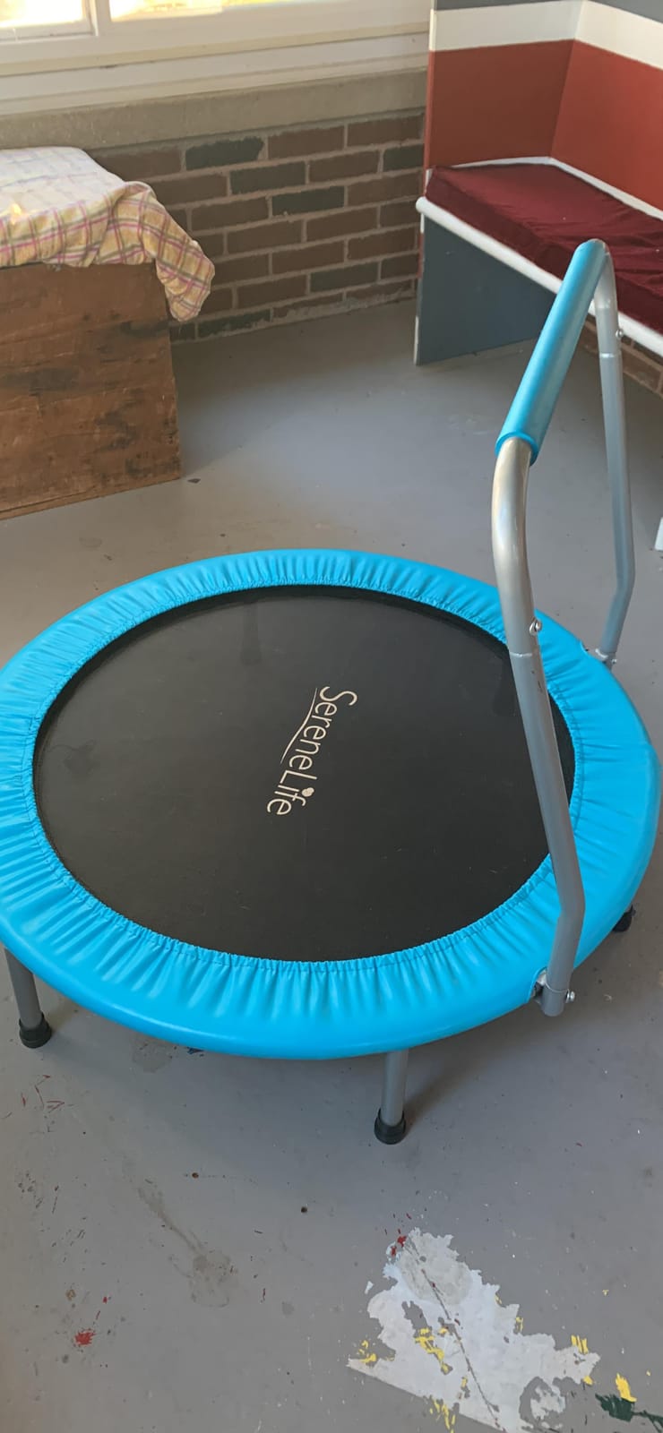 SereneLife 36″ Foldable Mini Trampoline for Kids - Compact Fitness Rebounder with Foam Handle - Safe, Stable Exercise Trampoline with 330lbs Max Load for Indoor/Outdoor Active Play & Exercise customer photo 1