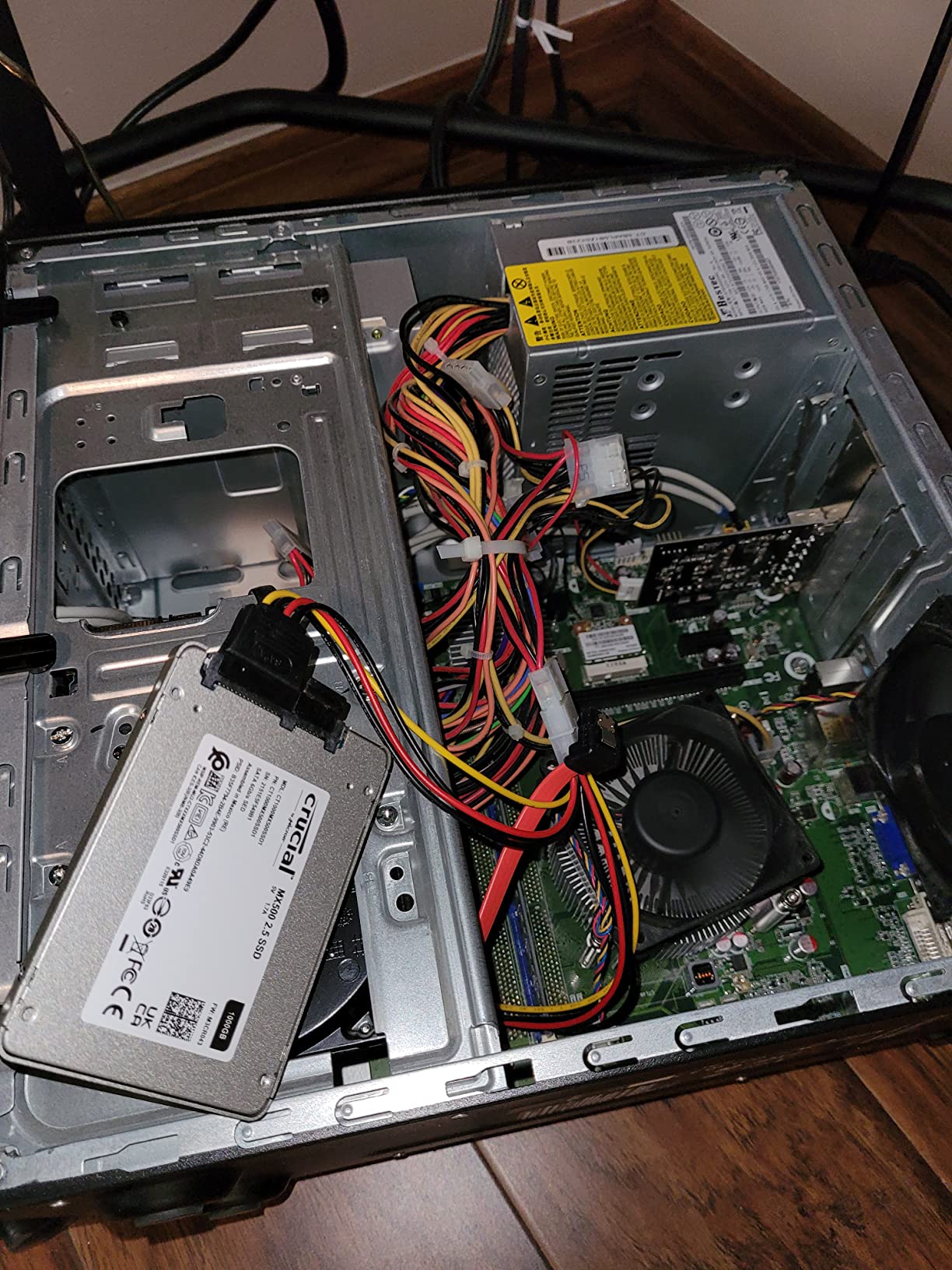 Crucial MX500 500GB 3D NAND SATA 2.5 Inch Internal SSD - CT500MX500SSD1, Blue/Gray customer photo 2