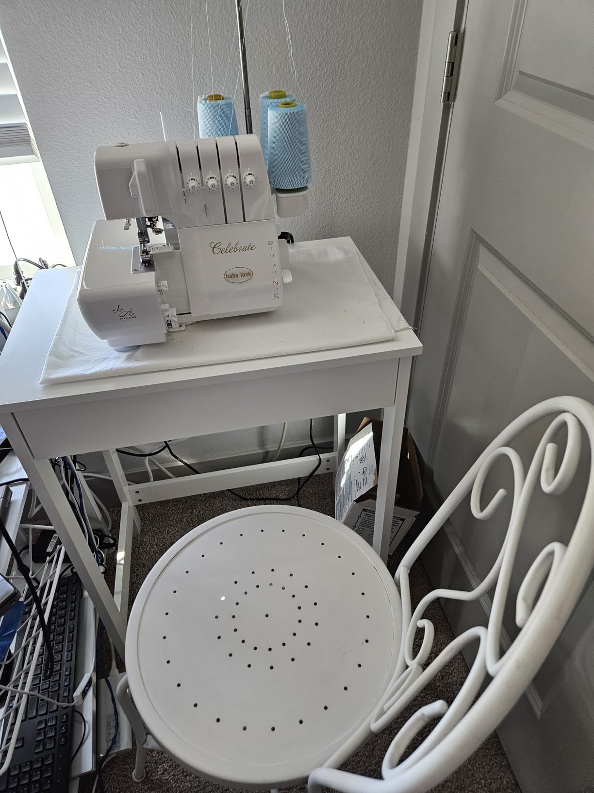 SoBuy Small Writing Desk with MDF Drawers customer photo 1