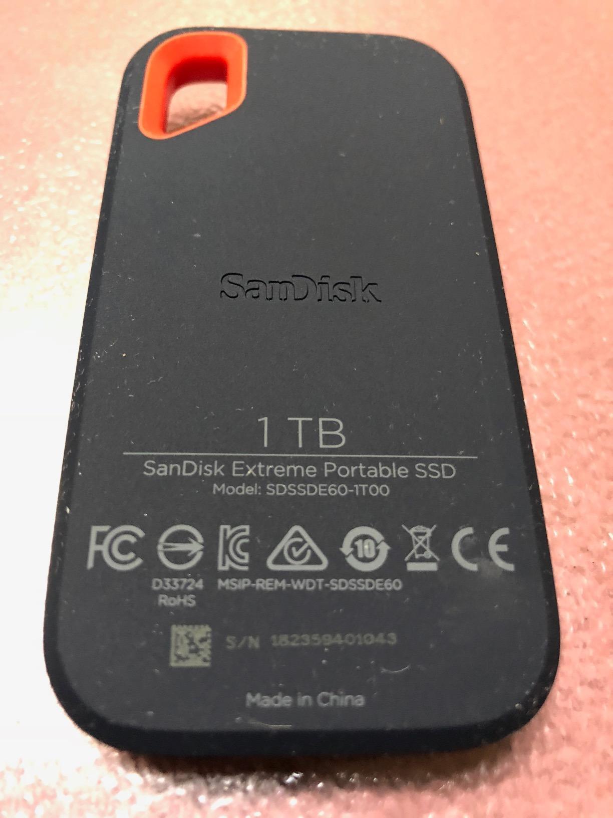 SanDisk 1TB Extreme Portable External SSD - Up to 550MB/s - USB-C, USB 3.1 - SDSSDE60-1T00-G25 customer photo 1