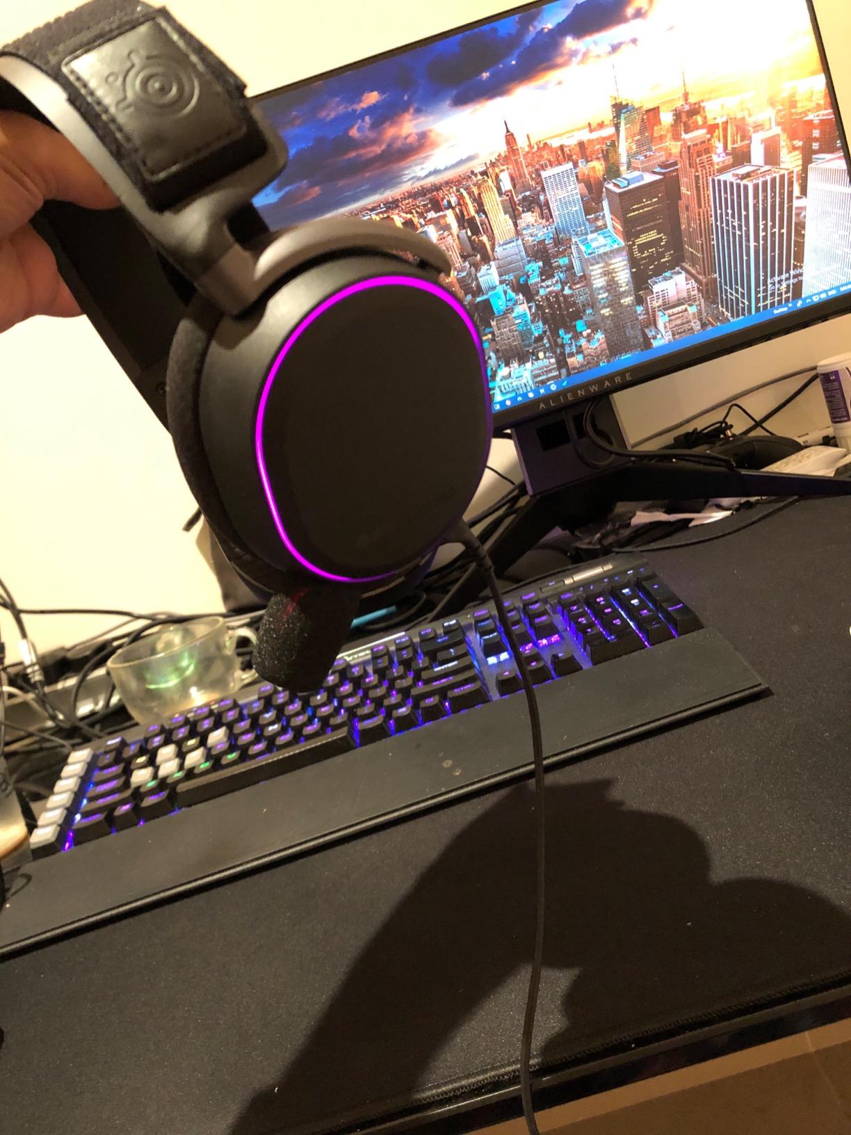 SteelSeries Arctis Pro + GameDAC Wired Gaming Headset - Certified Hi-Res Audio - Dedicated DAC and Amp - for PS5/PS4 and PC - Black customer photo 1