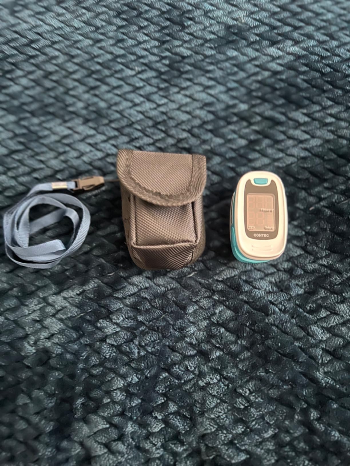 CONTEC Pulse Oximeter, SpO2 & PR Value Blood Oxygen Monitor w/Lanyard customer photo 2