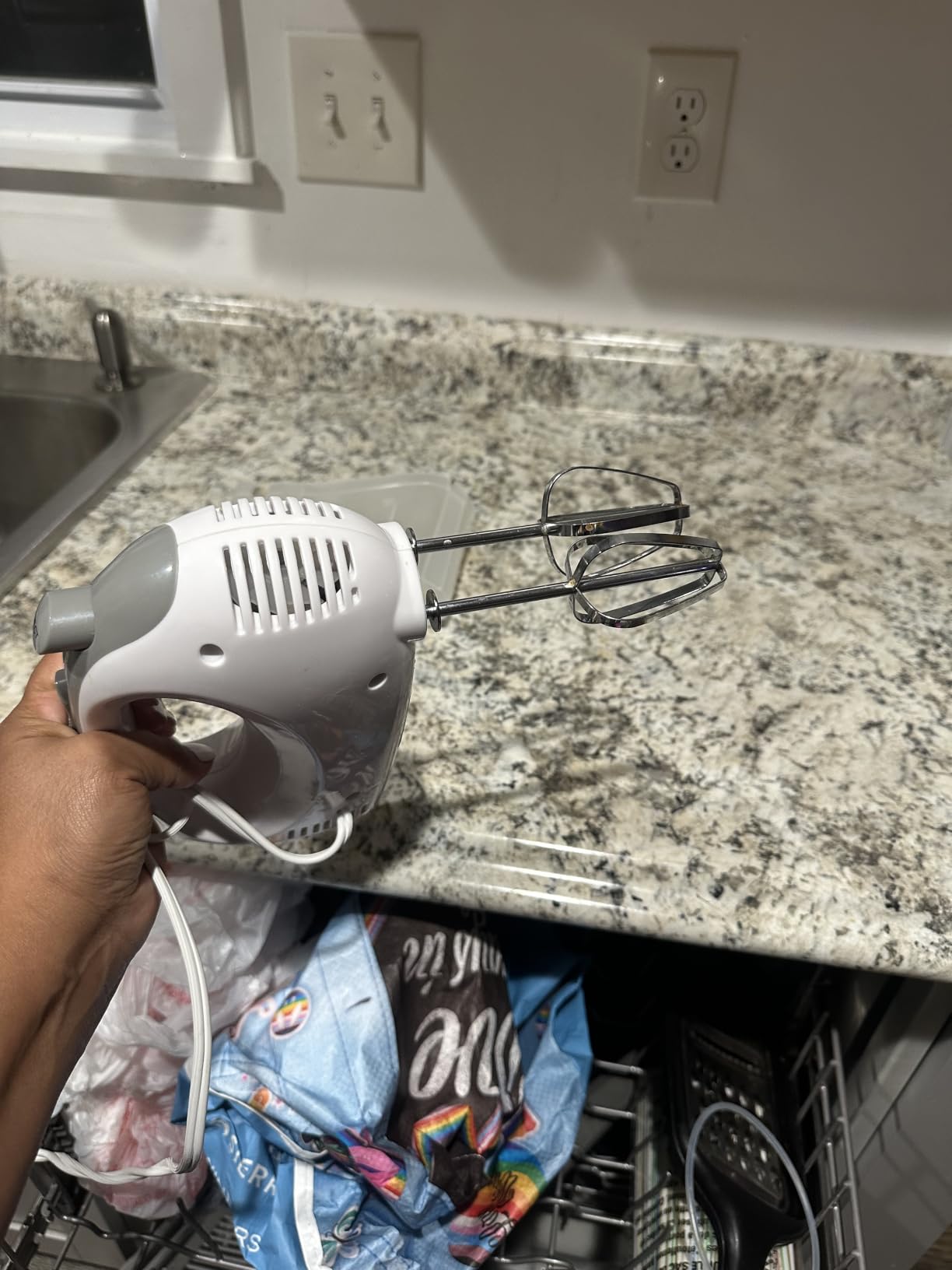 OVENTE 5-Speed Electric Hand Mixer with Storage Case,150W, Red HM151R customer photo 2