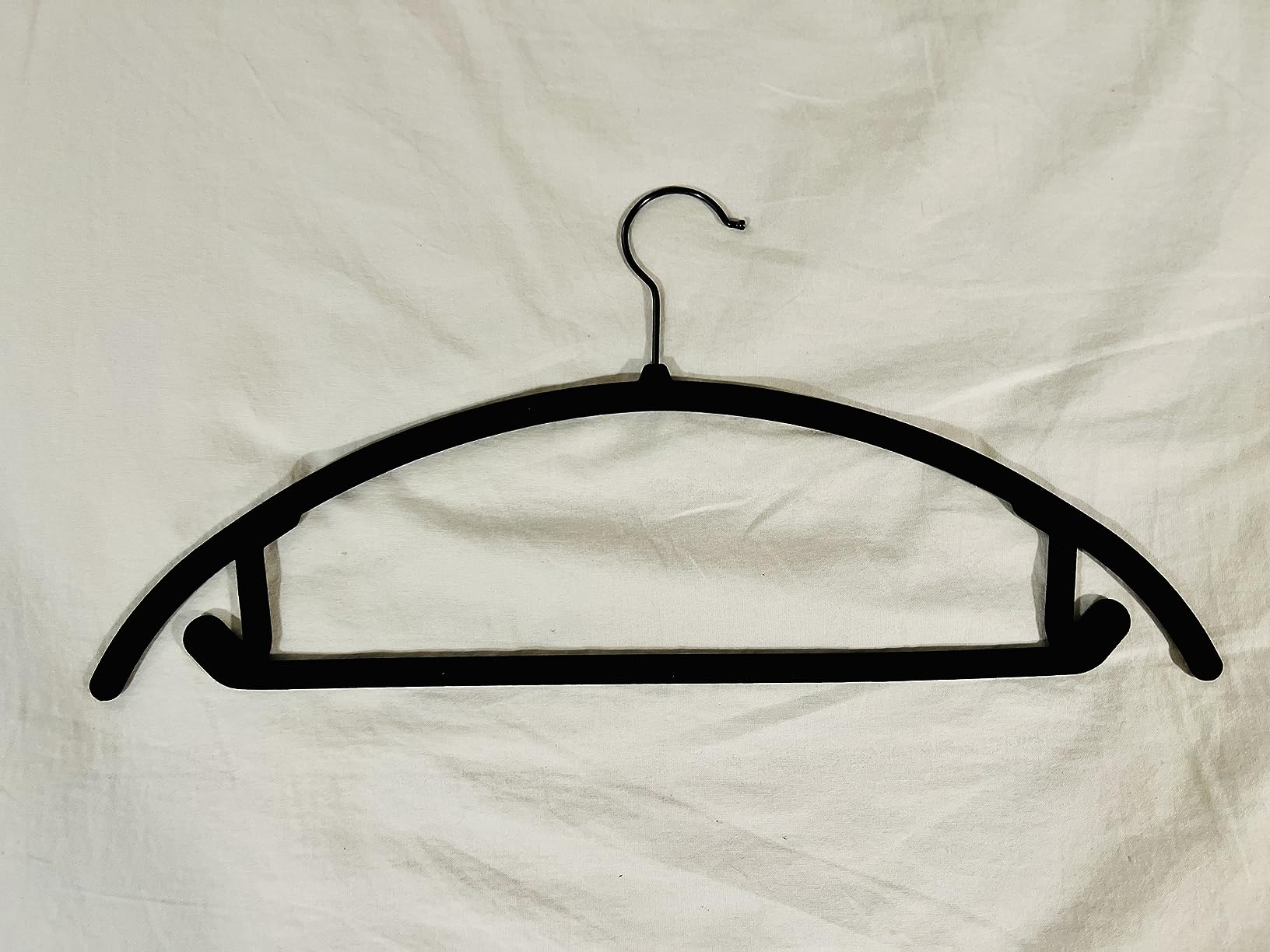 MIZGI Velvet Hangers 50 Pack, Patented Rounded Shoulder Sweater Hangers customer photo 1