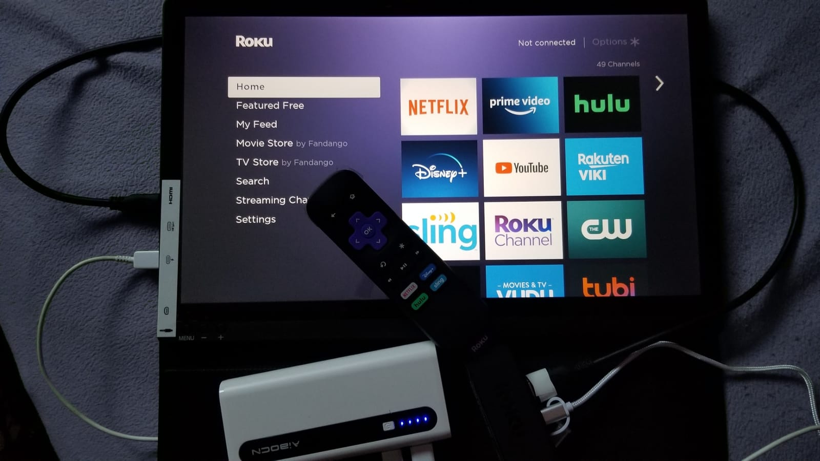 Roku Premiere | HD/4K/HDR Streaming Media Player, Simple Remote and Premium HDMI Cable, Black customer photo 1