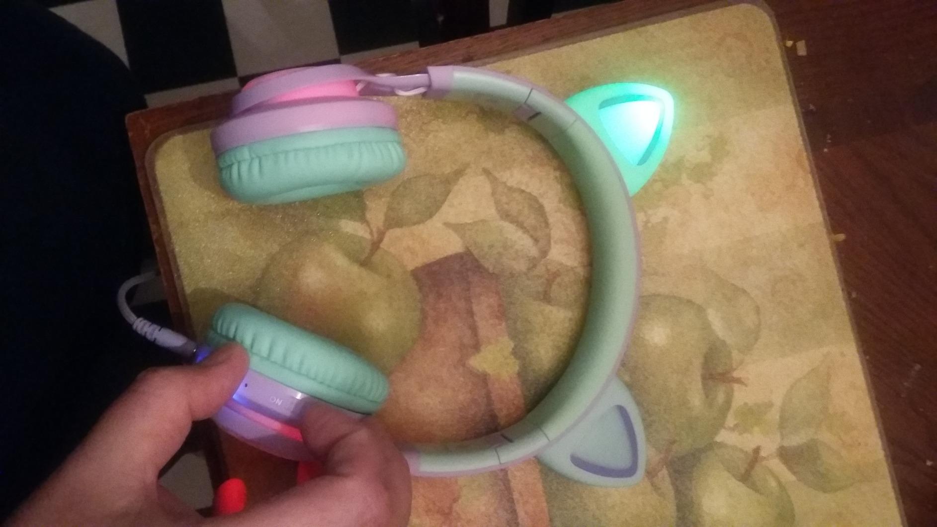 Riwbox Kids Wireless Headphones, CT-7S Cat Ear Bluetooth, 85dB Volume Limiting, LED Light Up Over Ear with Microphone for Laptop/PC/TV (Purple&Green) customer photo 2