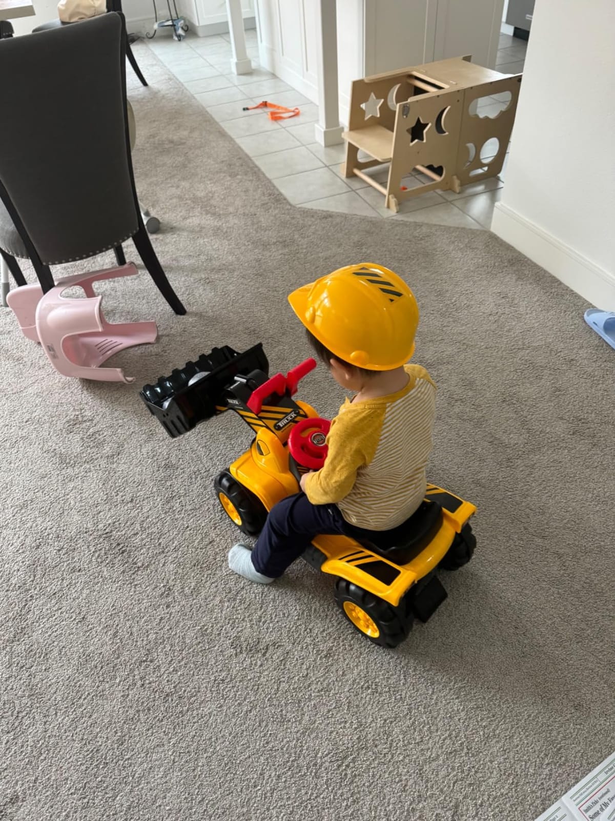Costzon Ride on Excavator, Ride on Construction Vehicles w/Helmet, 3 Toy Stones, Realistic Sound, Adjustable Bucket & Under Seat Storage, Bulldozer Ride on Toy Gift for Kids Boys & Girls customer photo 2