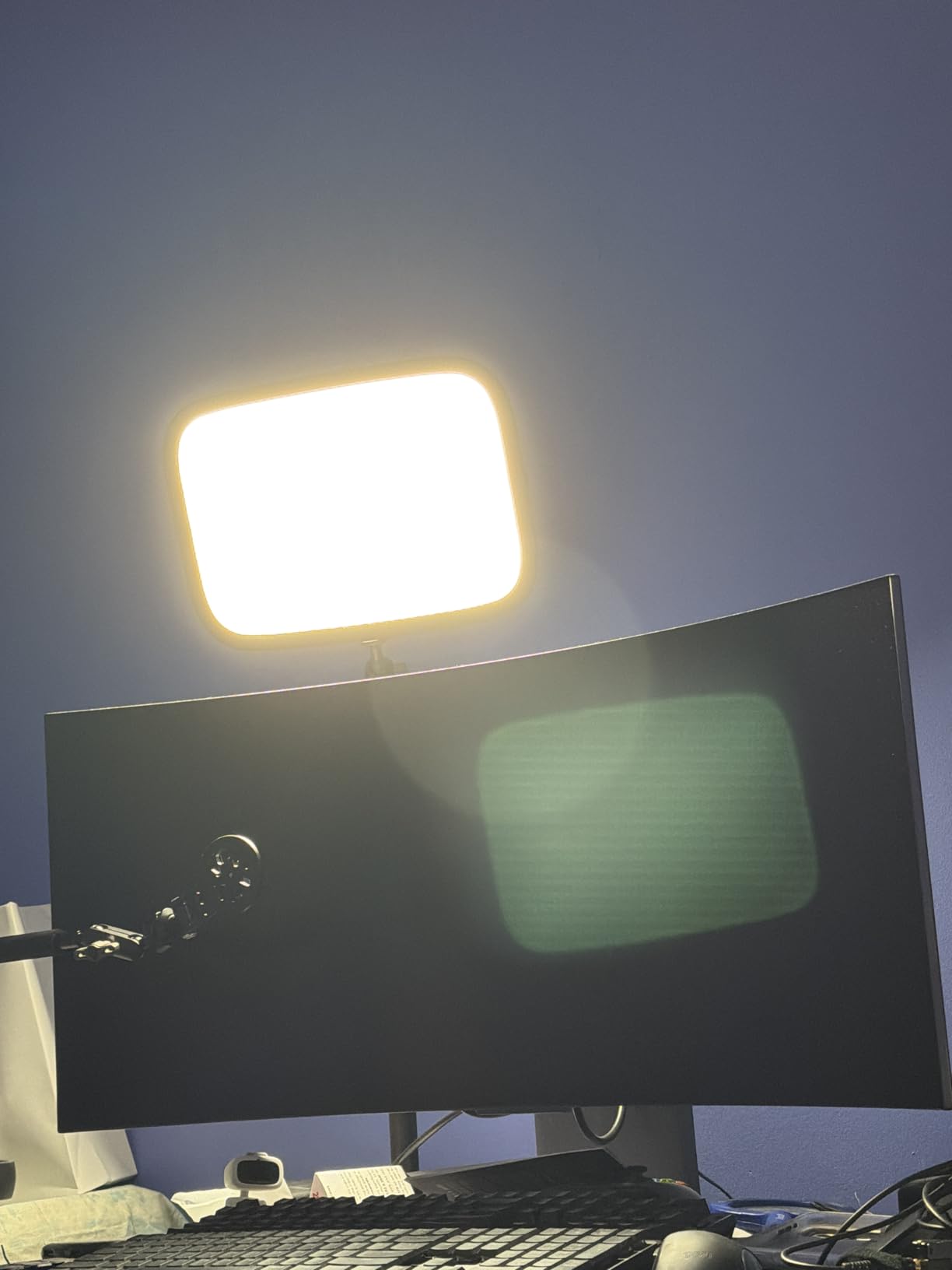 Elgato Key Light, Professional 2800 Lumens Studio Light customer photo 1