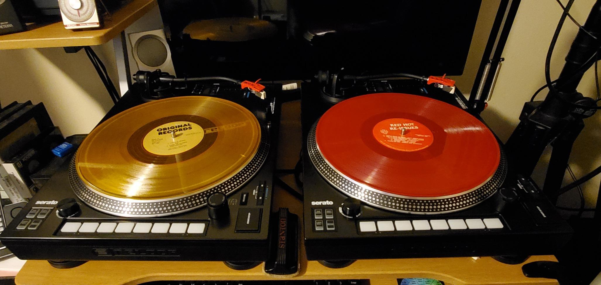 Reloop Upper Torque Hybrid Turntable Instrument RP-8000-MK2 customer photo 2