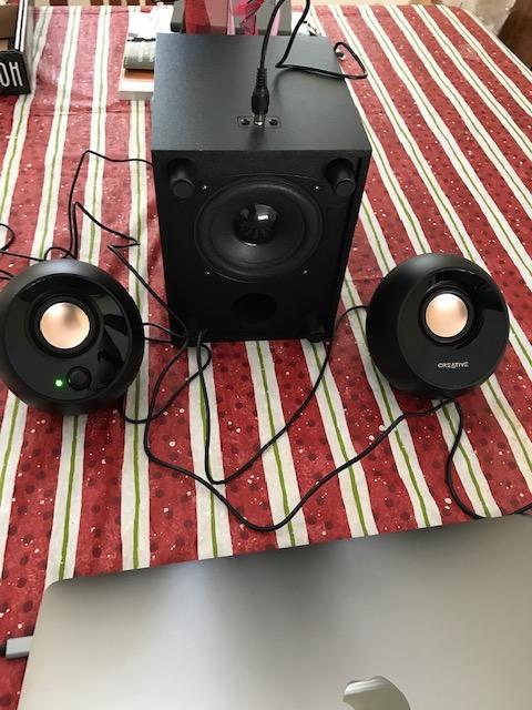 Creative Pebble Plus 2.1 USB-Powered Desktop Speakers with Powerful Down-Firing Subwoofer and Far-Field Drivers, Up to 8W RMS Total Power for Computer PCs and Laptops (Black) customer photo 1