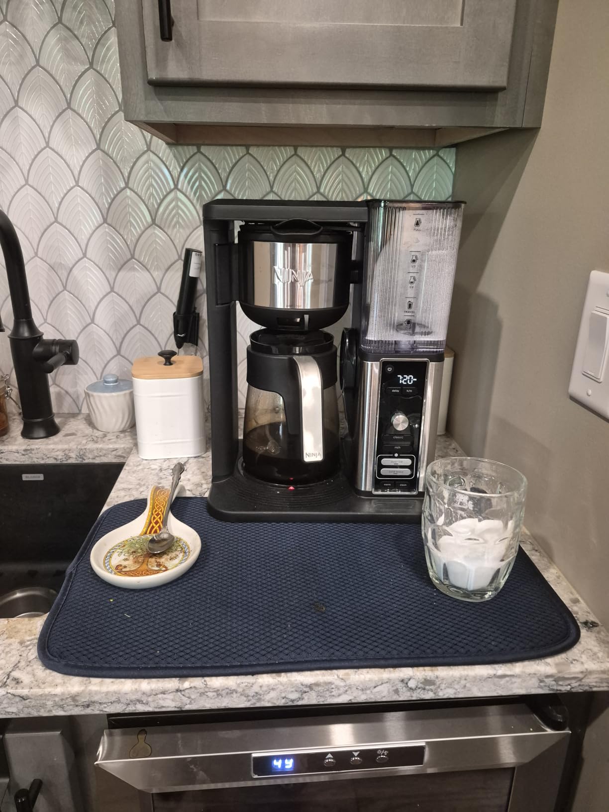 Ninja Coffee Maker, 10-Cup Carafe, Fold-Away Frother, Black, CM401 customer photo 1