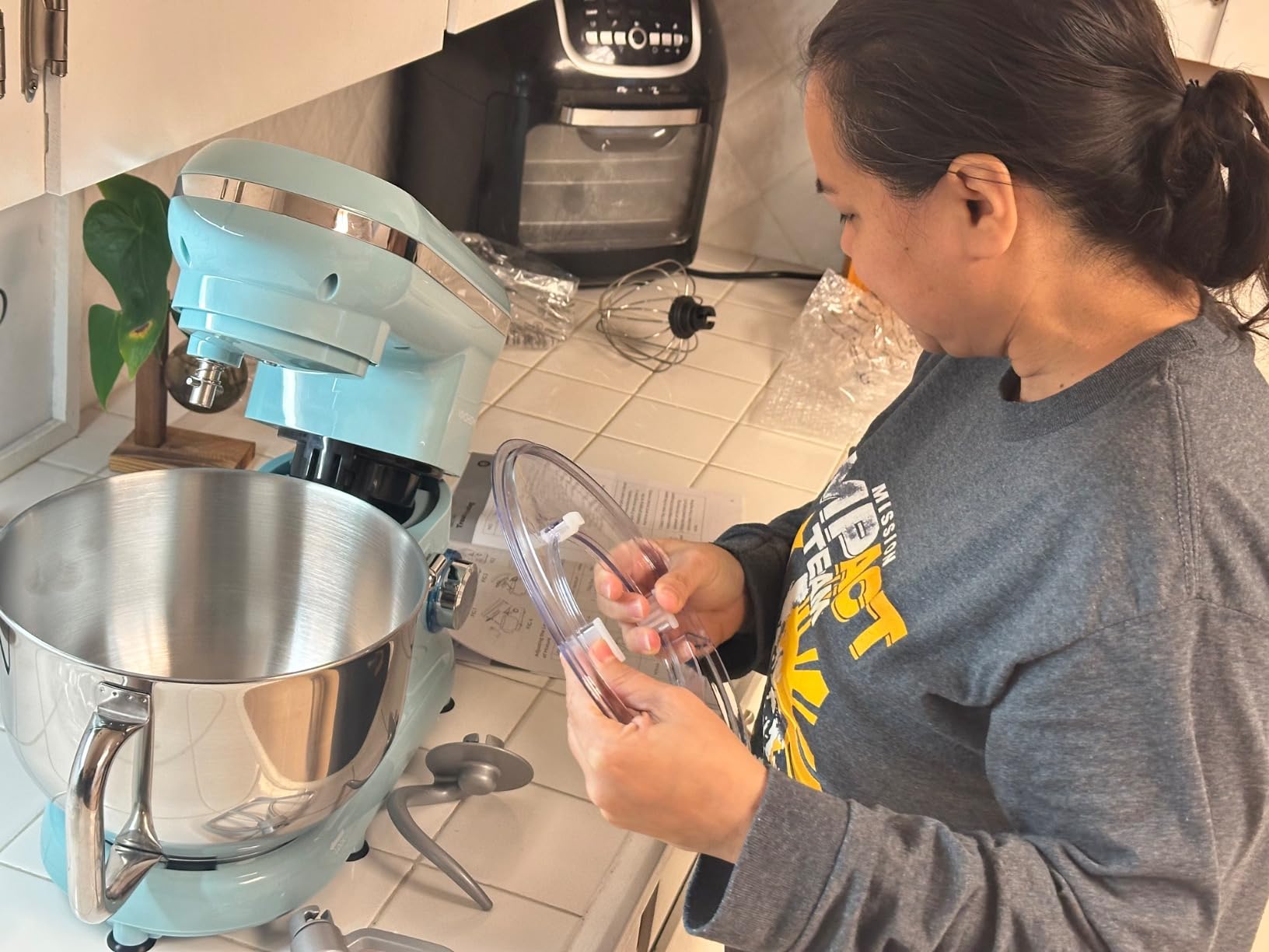 VIVOHOME Stand Mixer, 6-Quart Tilt-Head Kitchen Mixer with Bowl, Silver customer photo 2