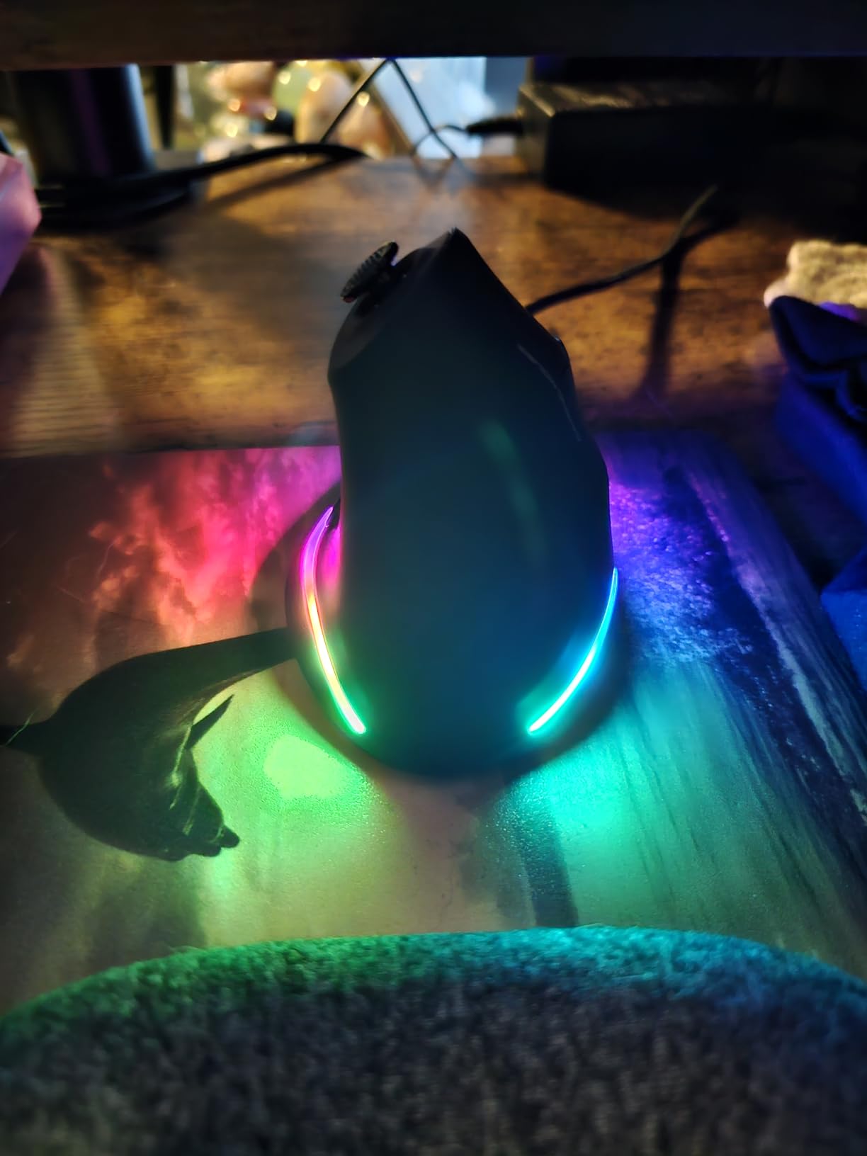 ZEER Ergonomic Vertical Mouse, RGB Wired Vertical Gaming Mouse with Joystick, 10000 Max DPI and 11 Programmable Buttons for Gamers, Computer customer photo 2