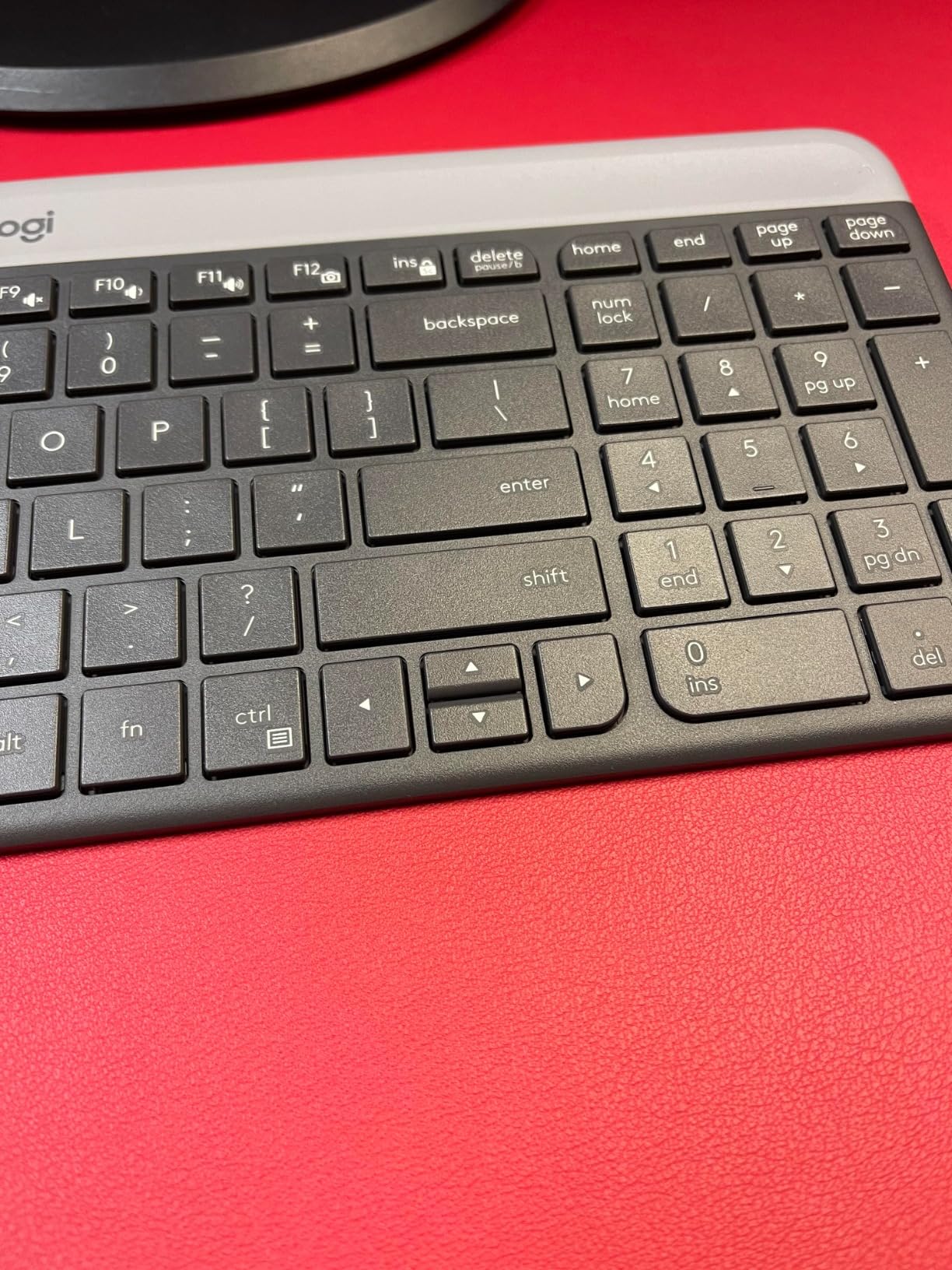 Logitech MK470 Slim Wireless Combo Compact Keyboard and Mouse - Graphite customer photo 1