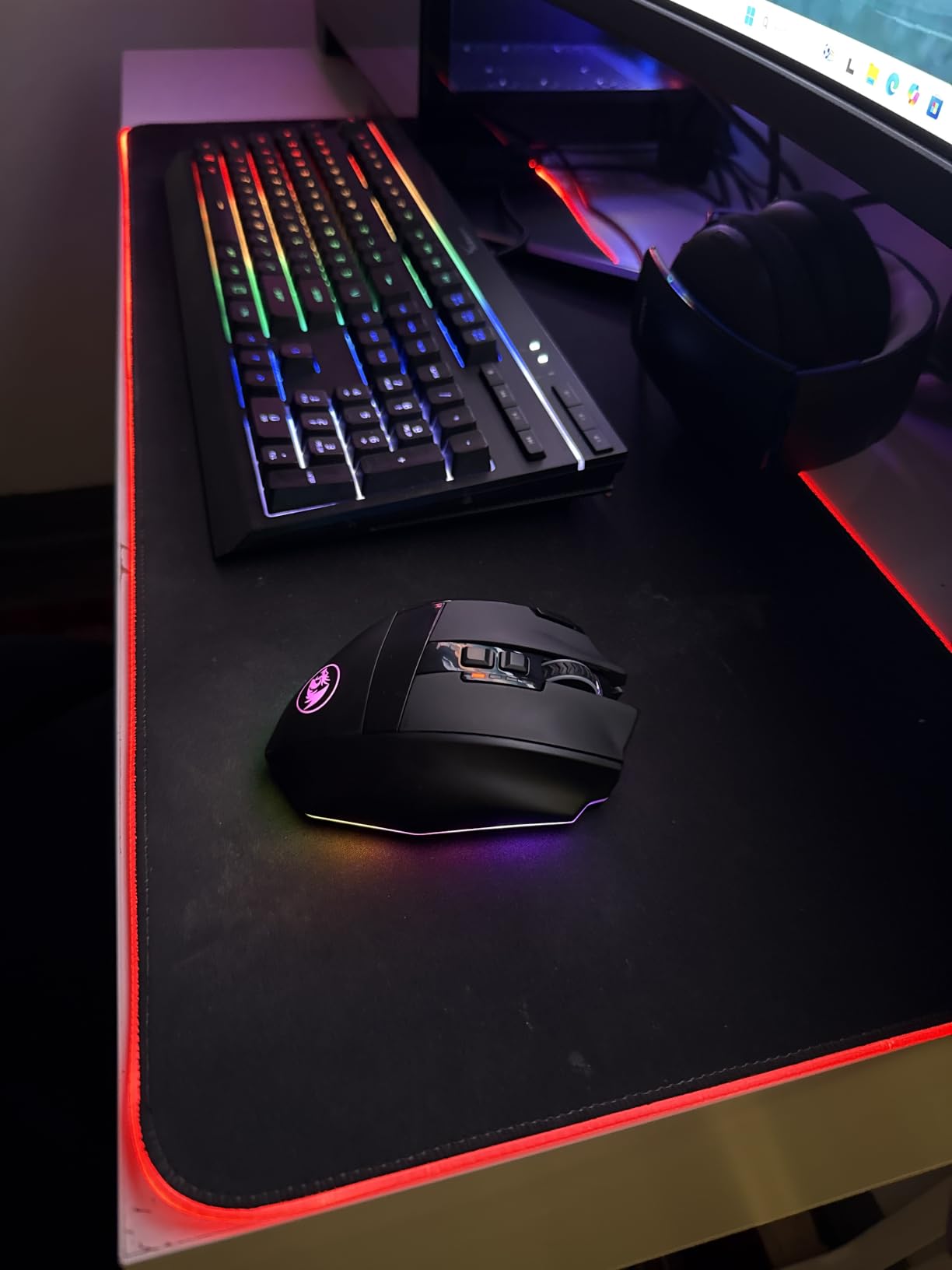Redragon M801 Wireless Gaming Mouse, RGB Gaming Mouse with MMO 9 Programmable Macro Editing Buttons, UP 16000 Adjustable DPI, Rapid Fire Button for Game, Windows,PC - Wireless, Black customer photo 1