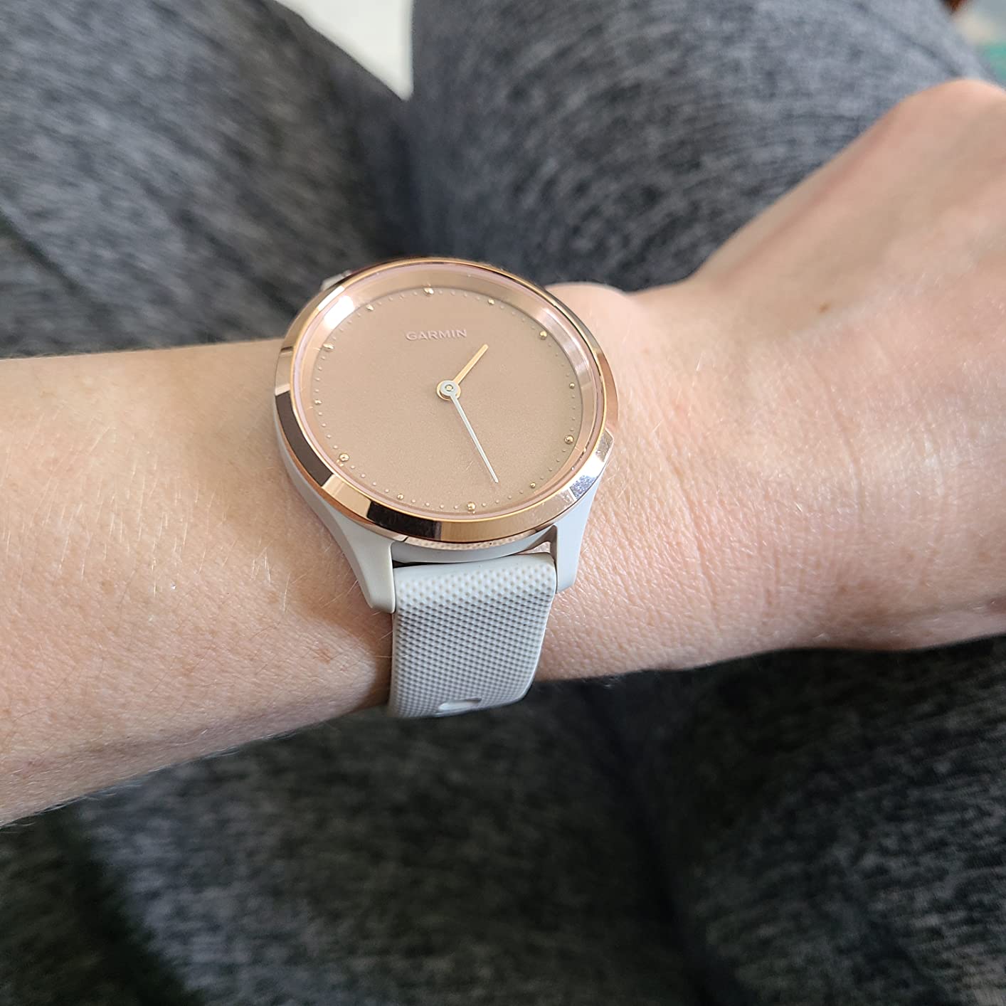Garmin Hybrid Smartwatch with Real Watch Hands and Hidden Color Touchscreen Displays, Rose Gold with Light Sand case and Band, 39mm, 010-02238-02 customer photo 1