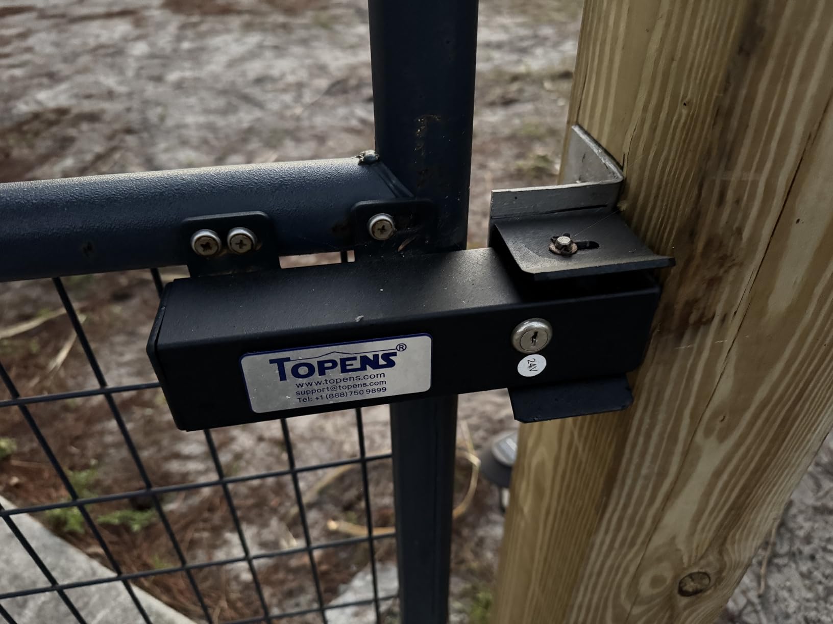 TOPENS A5S Solar Single Swing Gate Opener Medium Duty customer photo 2