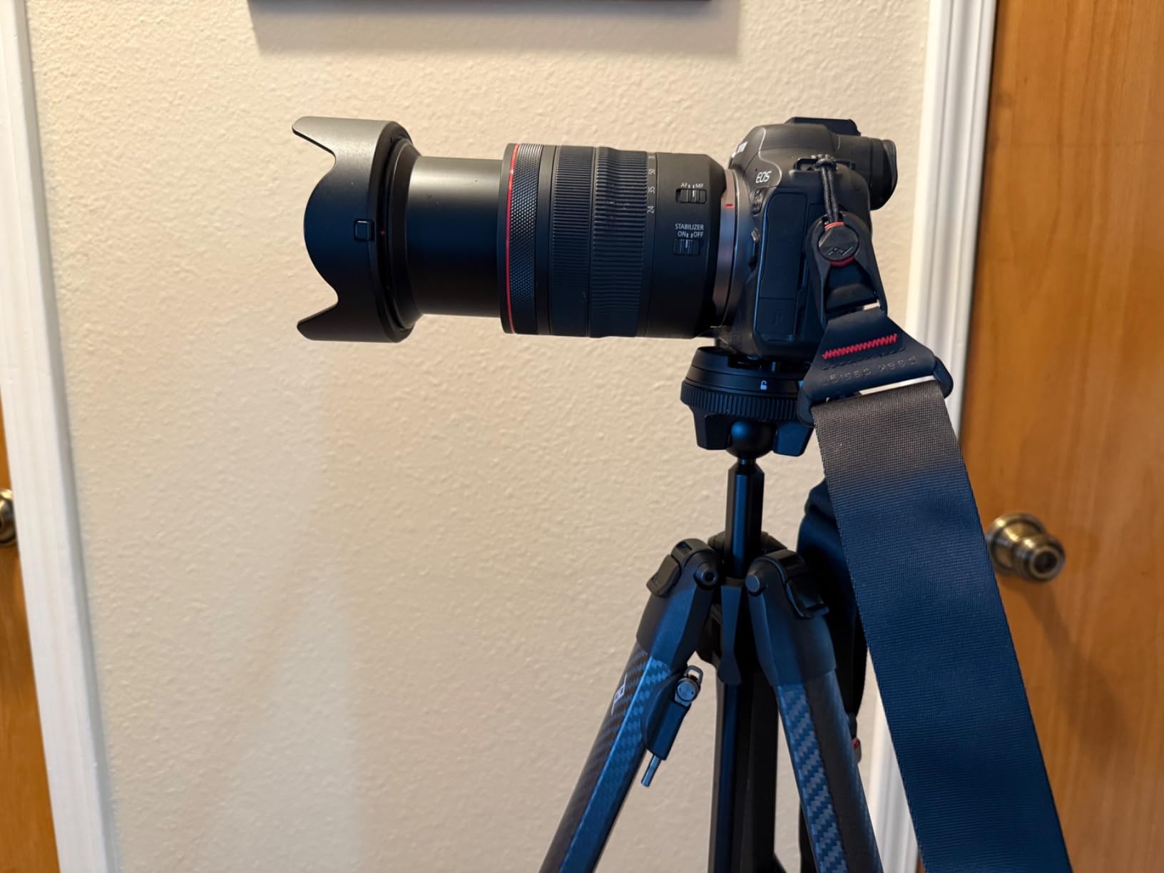 Peak Design Travel Tripod, Carbon Fiber, Compact Design, Quick Setup and Takedown, Pro-Level Stability, Ergonomic Ball Head, Compact and Portable Travel Tripod for Camera and Phone, 20 lb Capacity customer photo 2