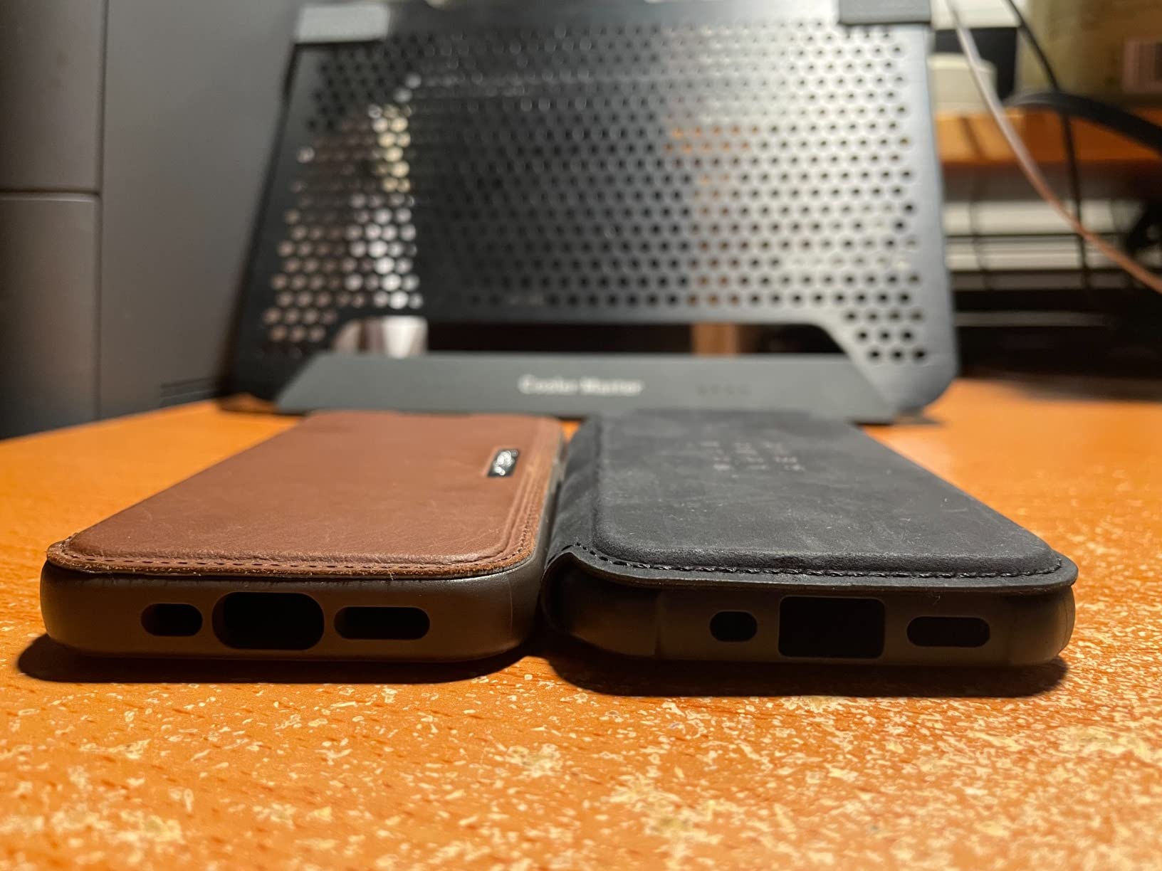 OtterBox Strada Case for iPhone 12 Mini, Shockproof, Drop Proof, Premium Leather Protective Folio with Two Card Holders, 3X Tested to Military Standard, Black customer photo 2
