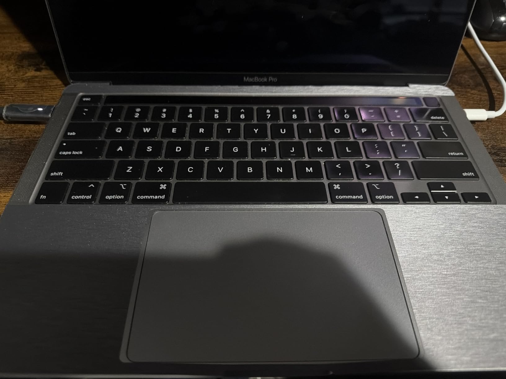 Apple 2020 MacBook Pro with 2.0GHz Intel Core i5 (13-inch, 16GB RAM, 512GB SSD Storage) - Space Gray (Renewed) customer photo 2