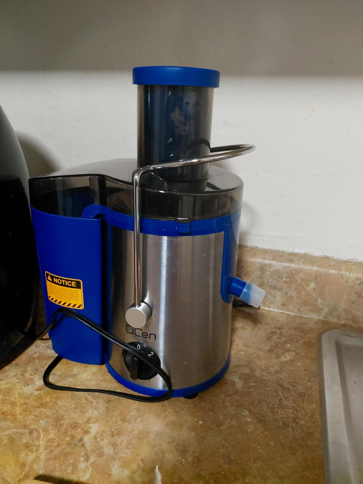QCen Juicer Machine 500W Centrifugal Juicer with Extra Wide Feed Chute customer photo 1