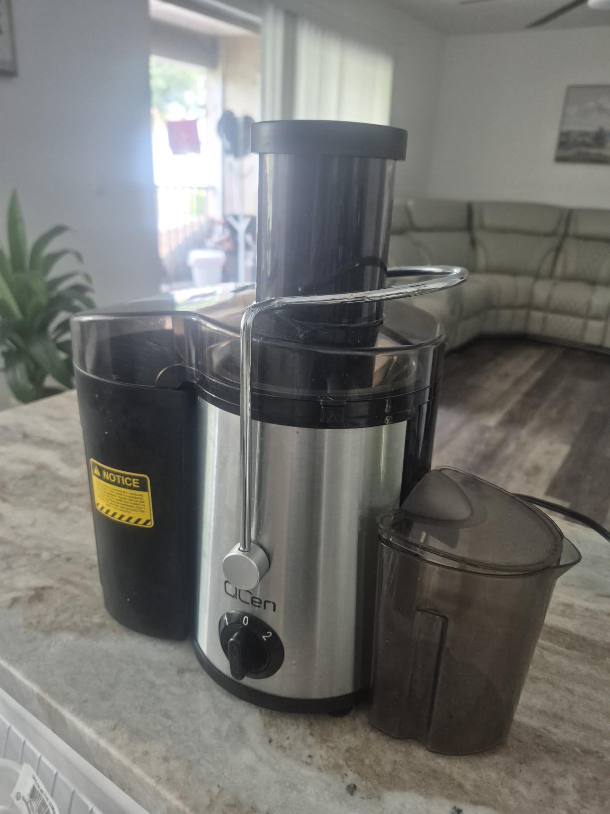 QCen Juicer Machine 500W Centrifugal Juicer with Extra Wide Feed Chute customer photo 2