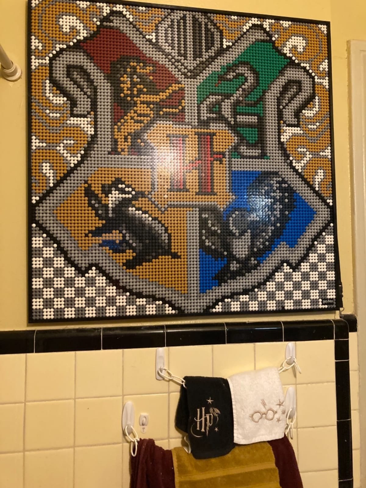 LEGO Art Harry Potter Hogwarts Crests 31201 Building Kit; Perfect for Adults Who Love Hobbies and Collectibles, New 2021 (4,249 Pieces) customer photo 2