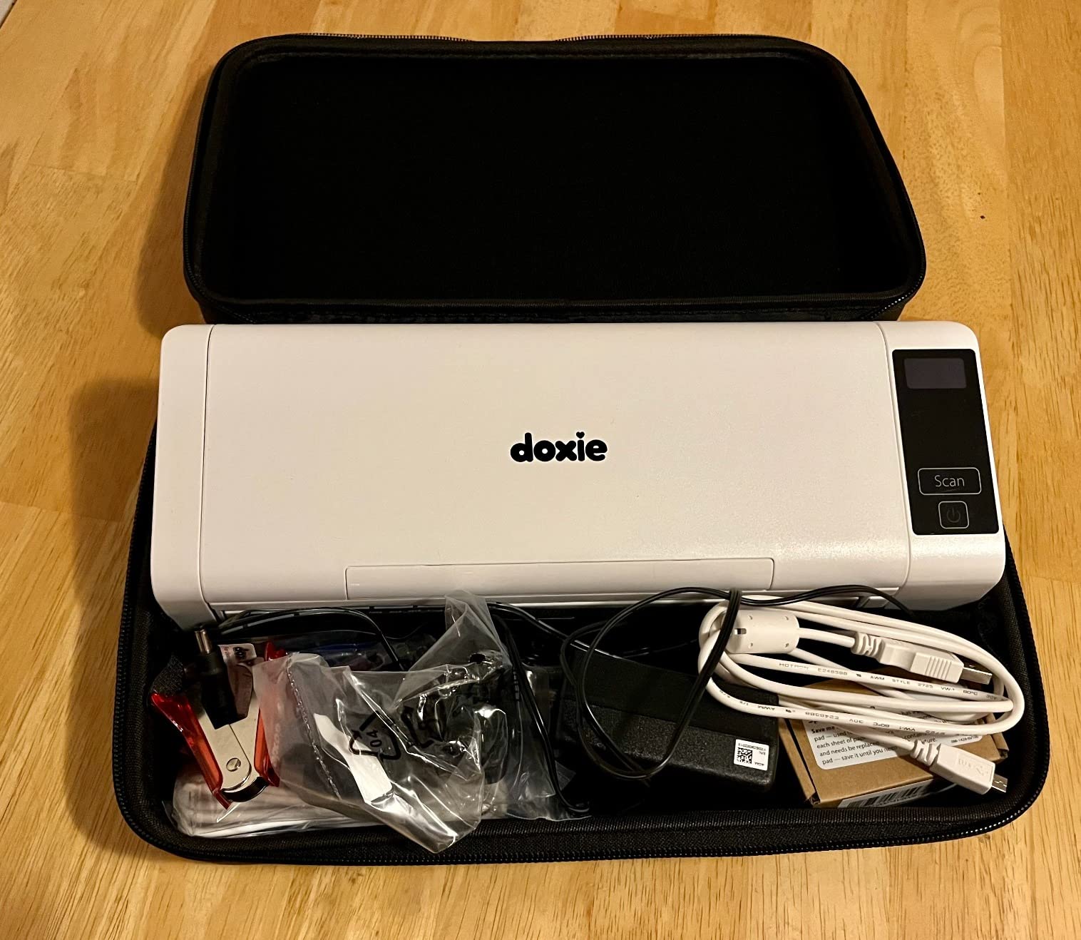 Doxie Pro - Duplex Document Scanner and Receipt Scanner for Home and Office with Amazing Software for Mac and PC customer photo 1