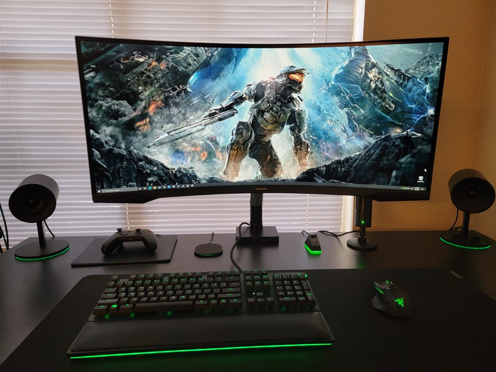 Samsung 34' Odyssey G5 Ultra-Wide Gaming Monitor with 1000R Curved Screen customer photo 1