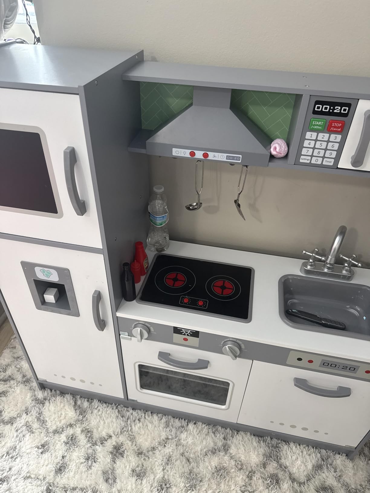 Amazon Basics Kids Kitchen Set, Play Kitchen Toy Playset for Toddlers, Preschoolers, 39